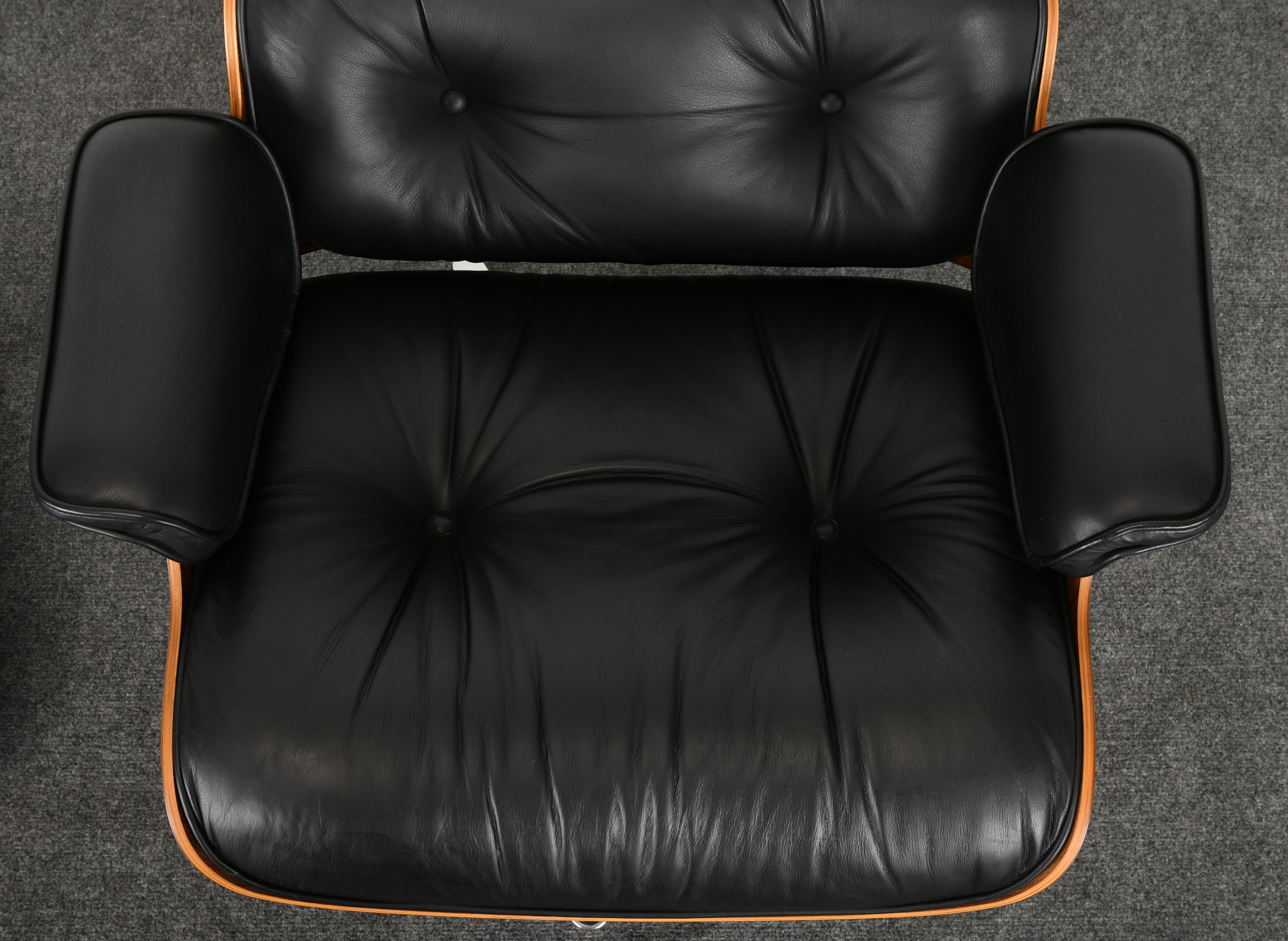 Late 20th Century Charles and Ray Eames Lounge Chair and Ottoman, 1971-1974