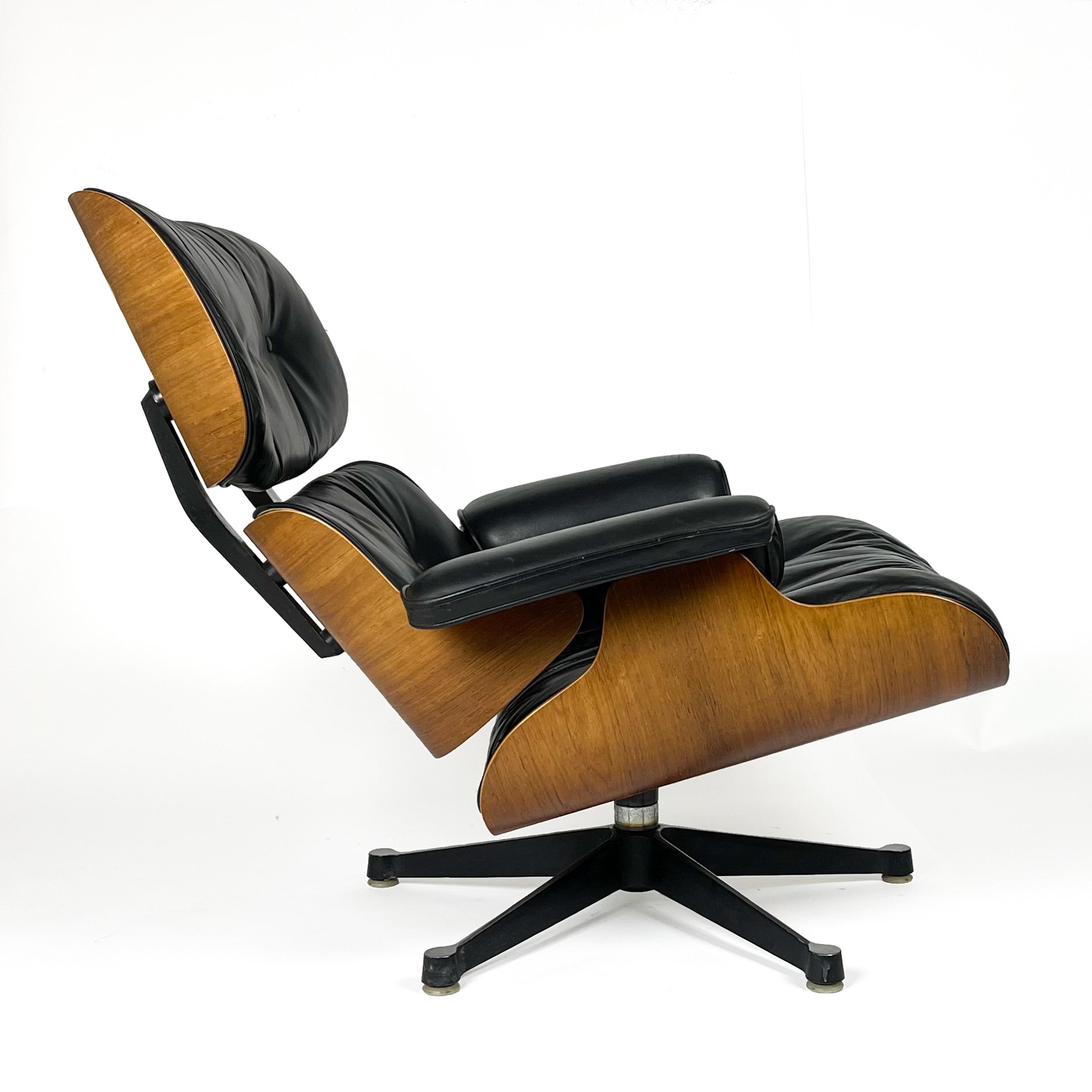 Mid-Century Modern Charles and Ray Eames, Lounge Chair and Ottoman Matching Vintage Set, Vitra 1968