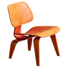 Charles und Ray Eames, Lounge Chair, Sperrholz, USA, 1950er Jahre