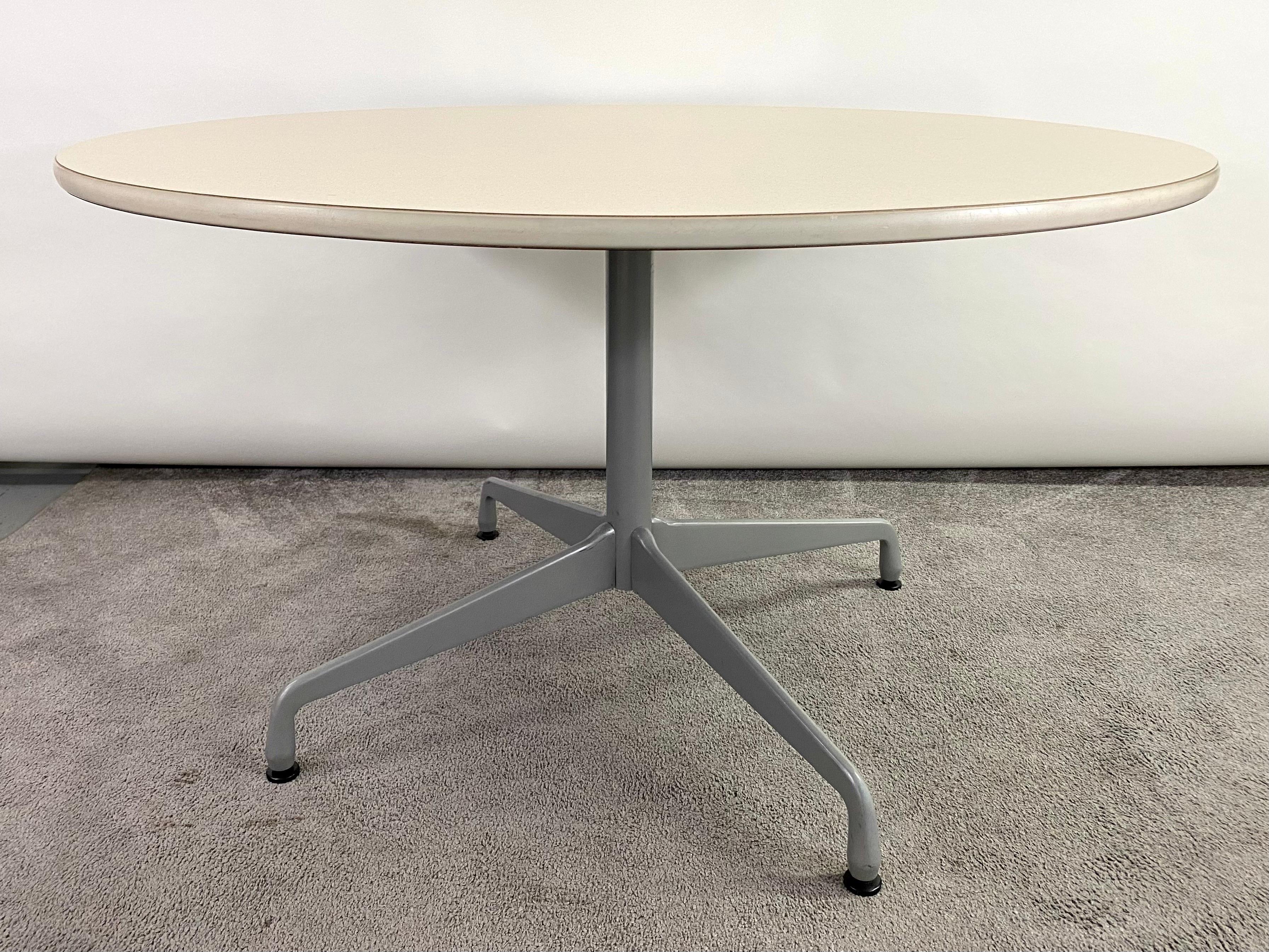 Mid-Century Modern Charles and Ray Eames MCM Round Dining or Conference Table for Herman Miller 