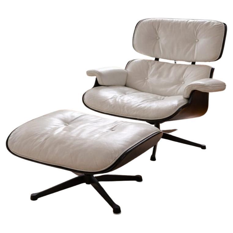 Charles and Ray EAMES – MOBILIER International edition: Lounge Chair and Ottoman For Sale