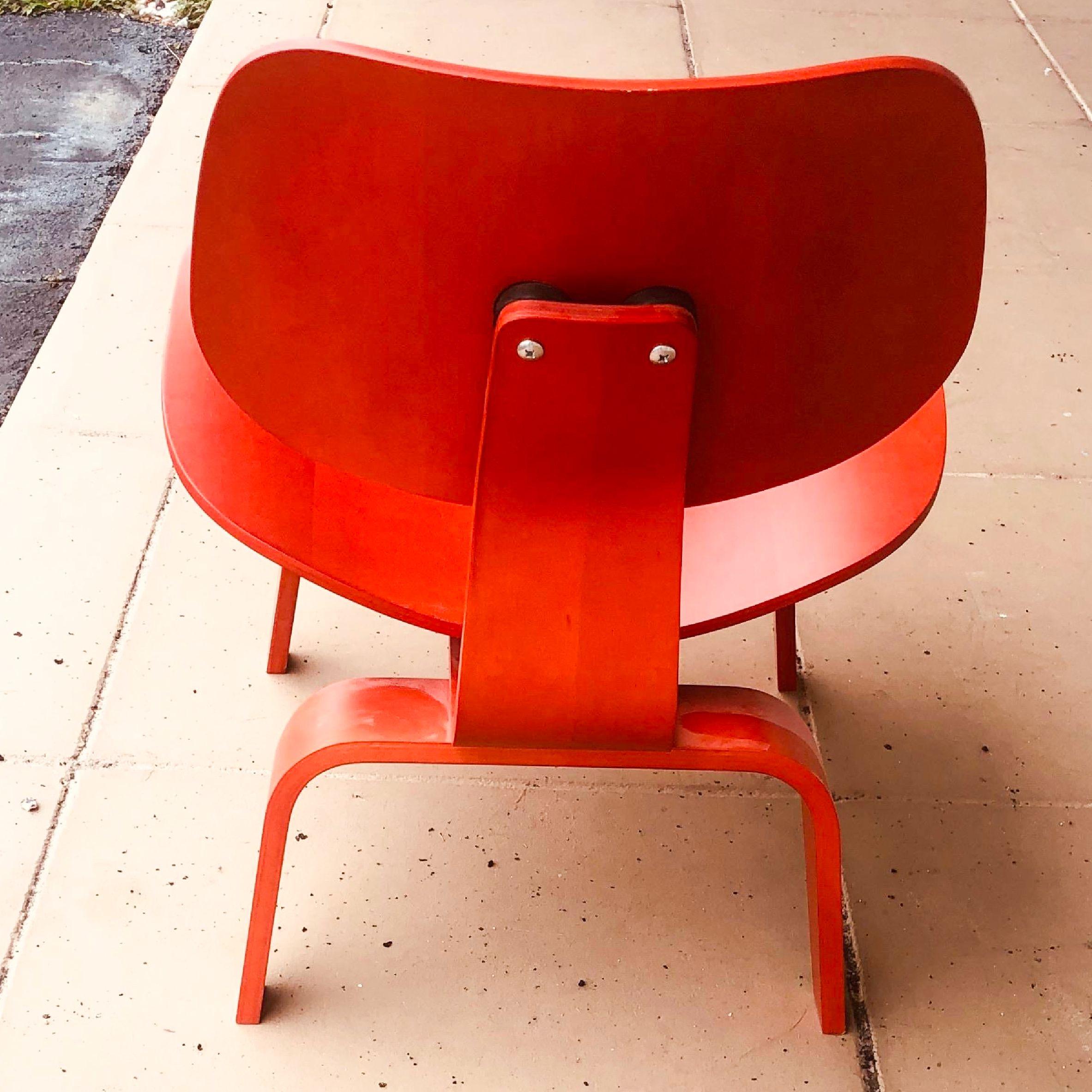 eames red chair