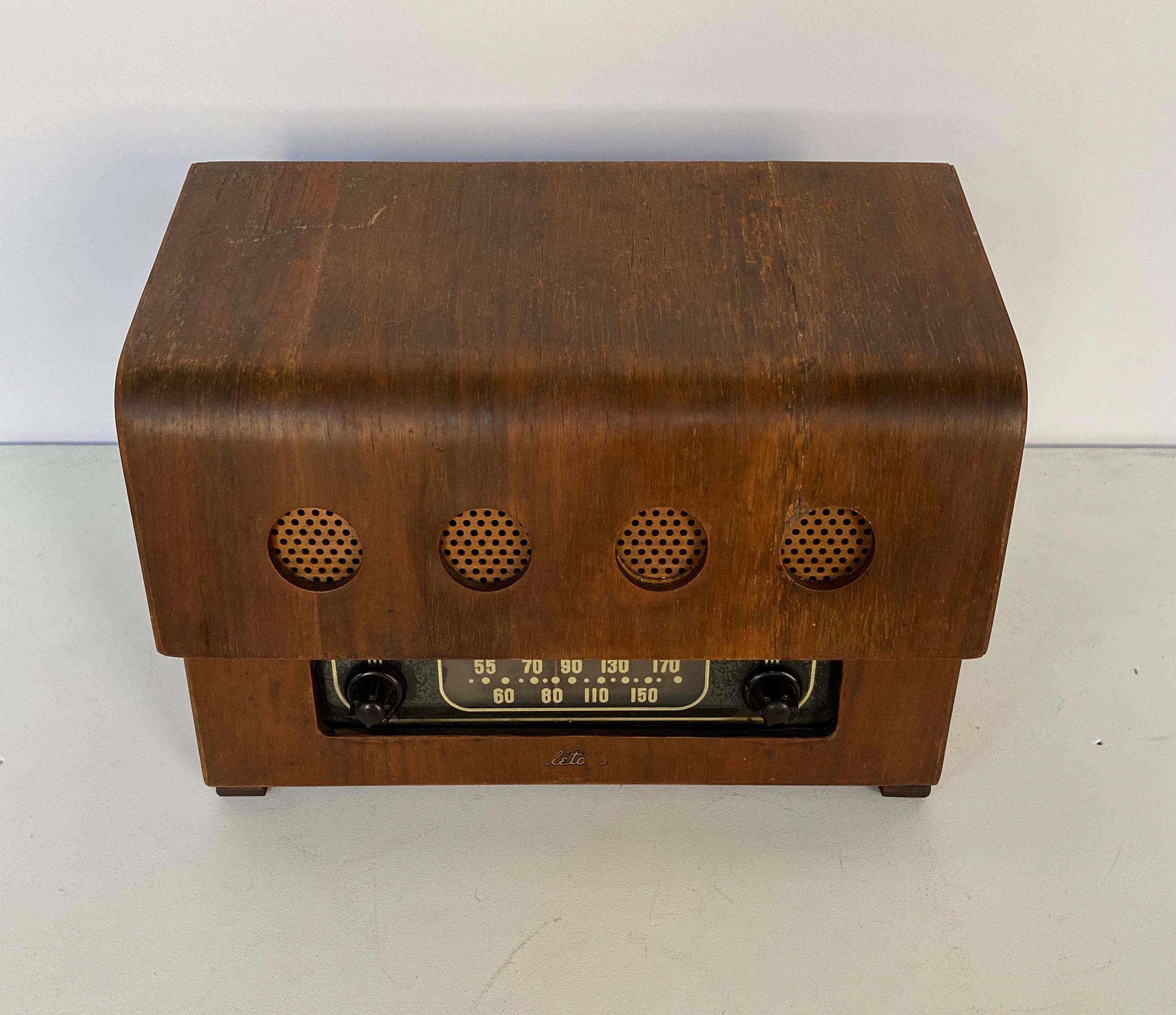 Charles and Ray Eames Molded Plywood Radio In Good Condition In New York, NY