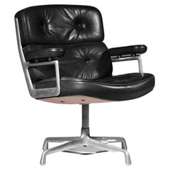 Charles and Ray Eames office chair in black leather and aluminum group