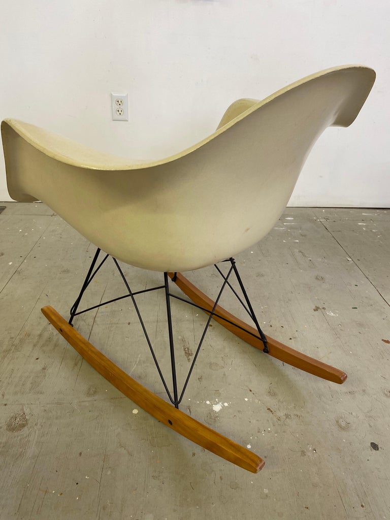 Charles and Ray Eames Original RAR Rocking Chair 1961 For Sale 1