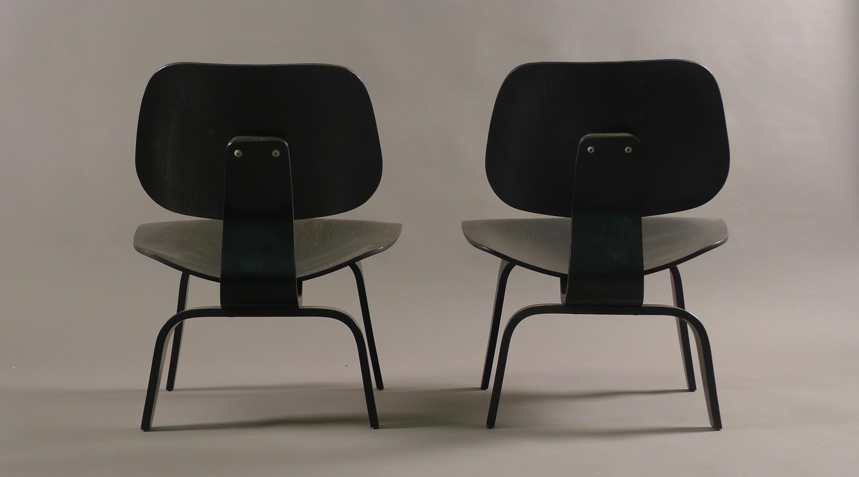 American Charles and Ray Eames Pair of Early Evans Production Original LCW Chairs
