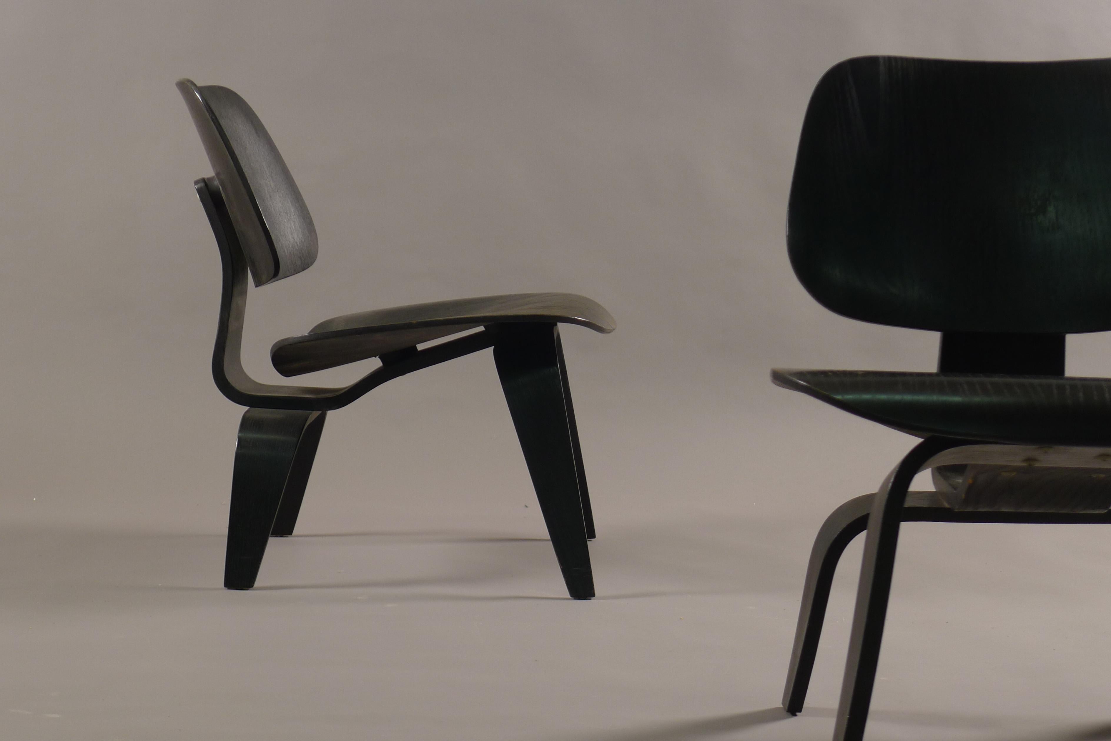 Mid-20th Century Charles and Ray Eames Pair of Early Evans Production Original LCW Chairs