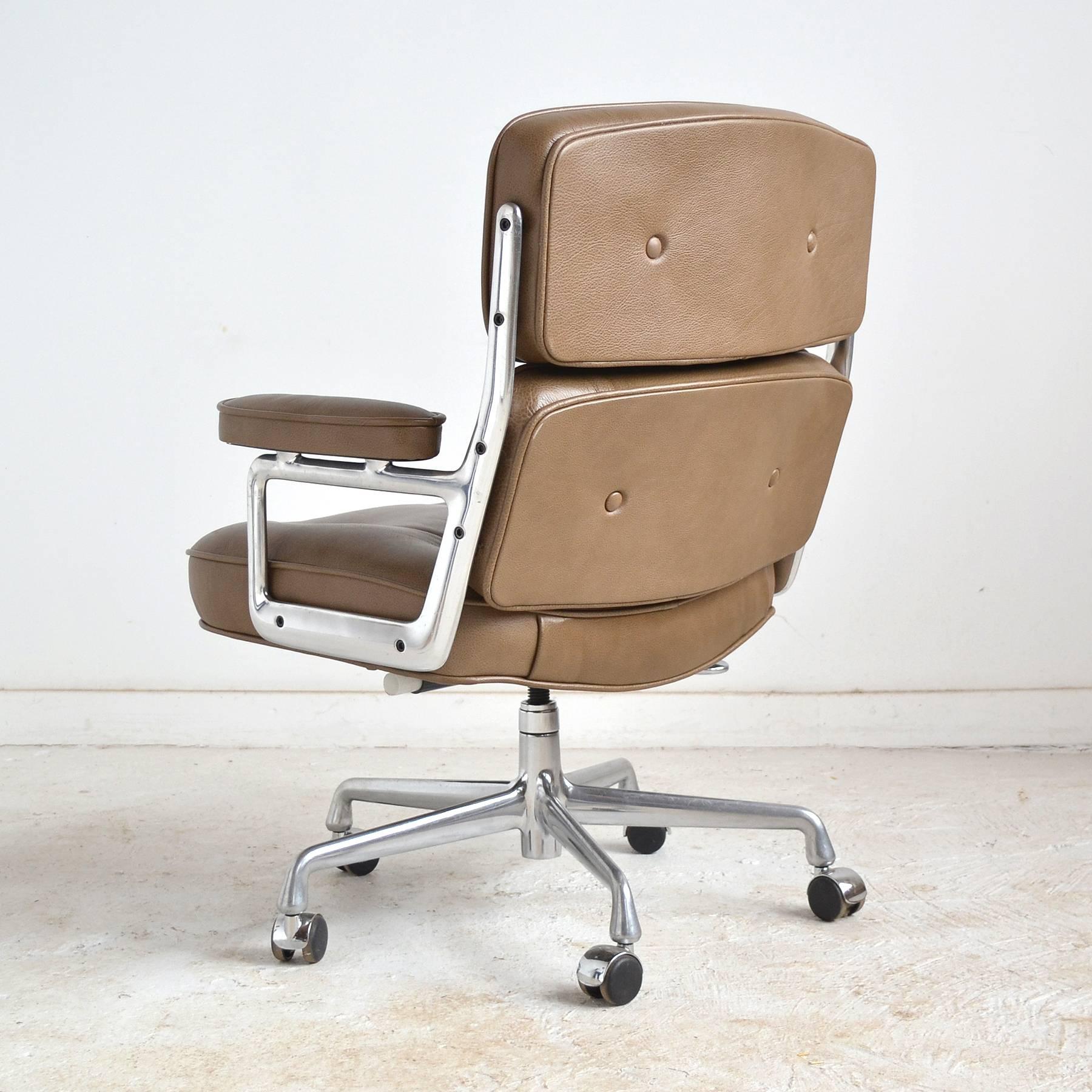 Aluminum Charles and Ray Eames Pair of Time-Life Chairs by Herman Miller