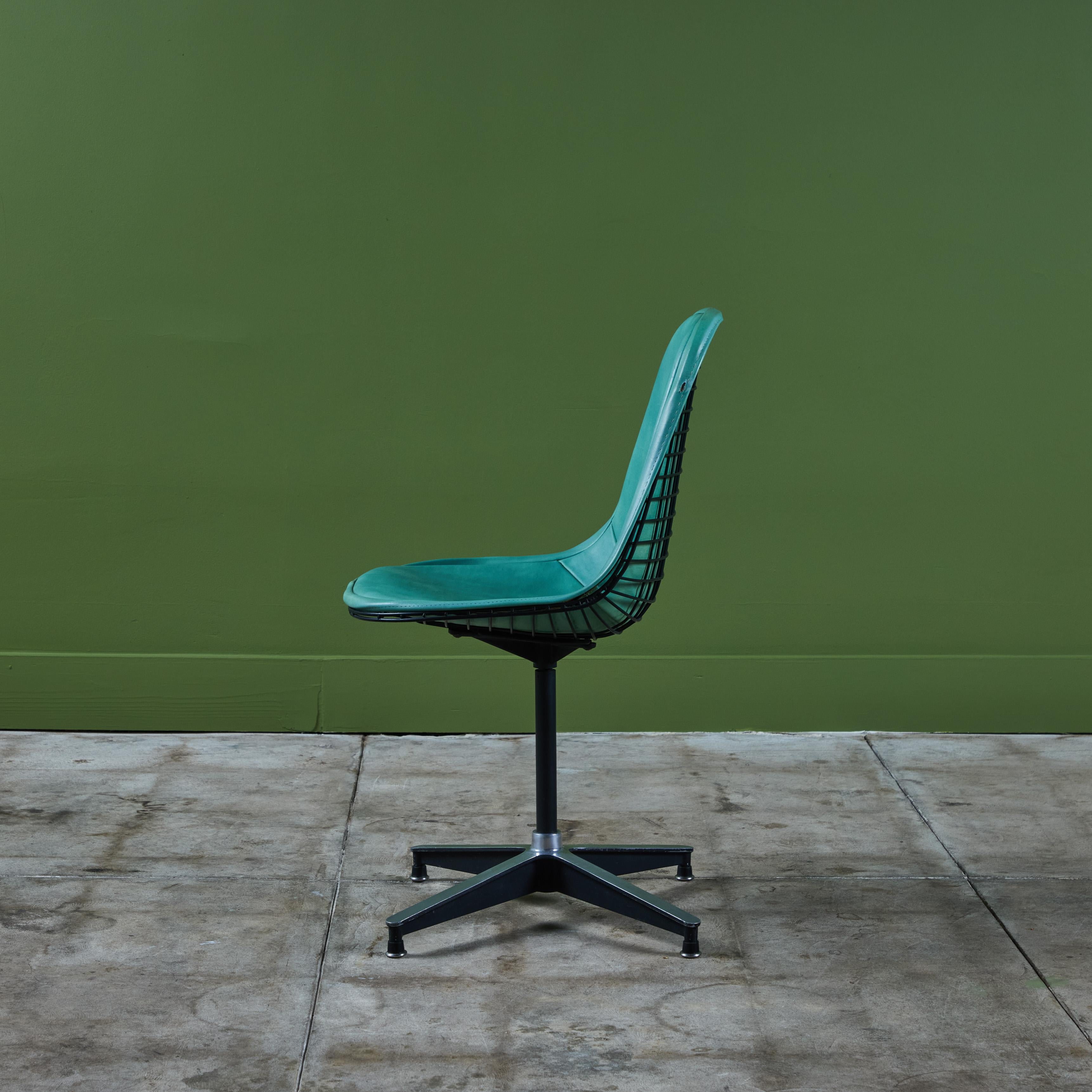 Charles and Ray Eames PKC Wire Chair mit Drehfuß für Herman Miller im Zustand „Gut“ im Angebot in Los Angeles, CA
