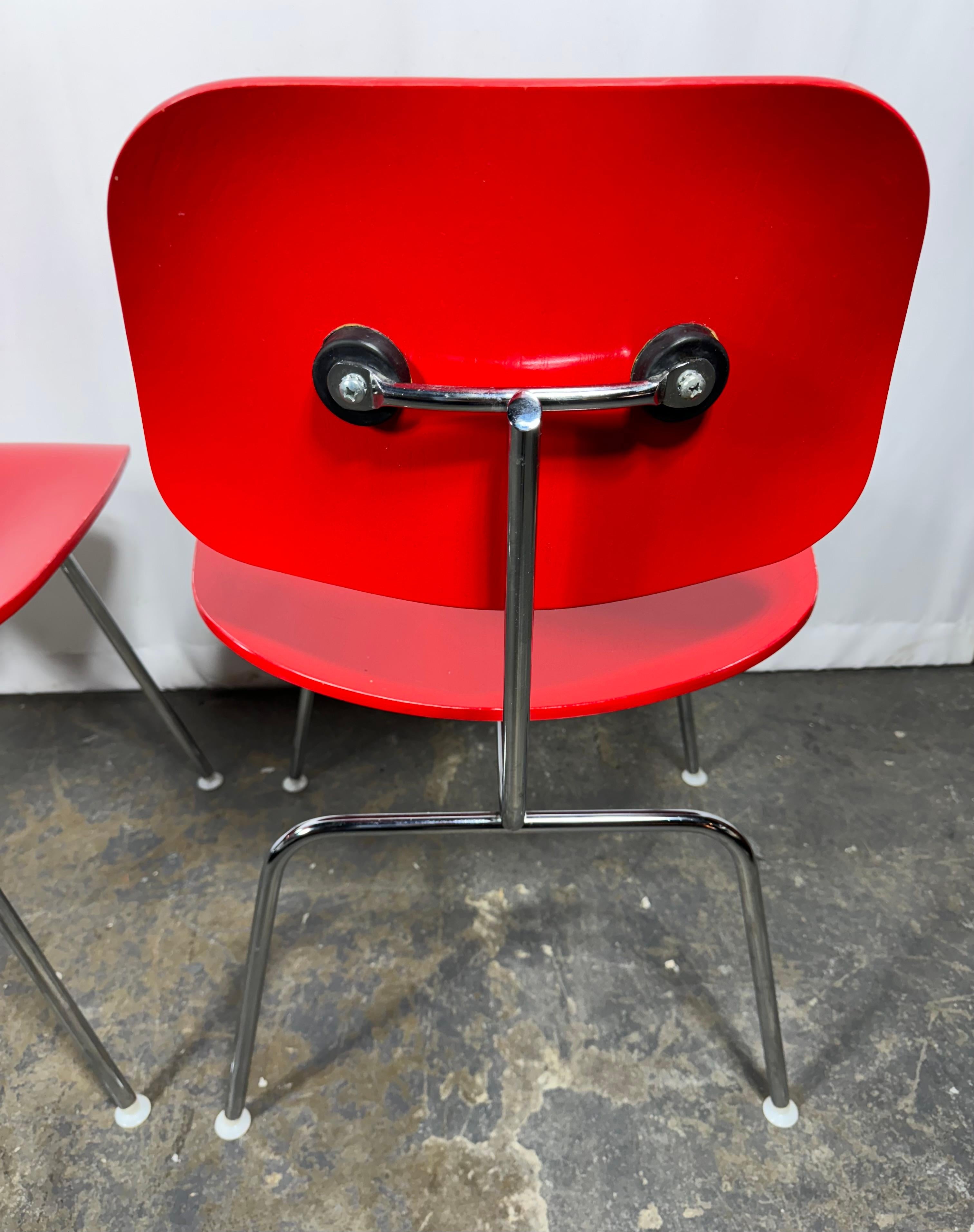 Chaises DCM Charles and Ray Eames, Herman Miller, Dining, Chaise d'appoint en hêtre rouge Bon état - En vente à Buffalo, NY