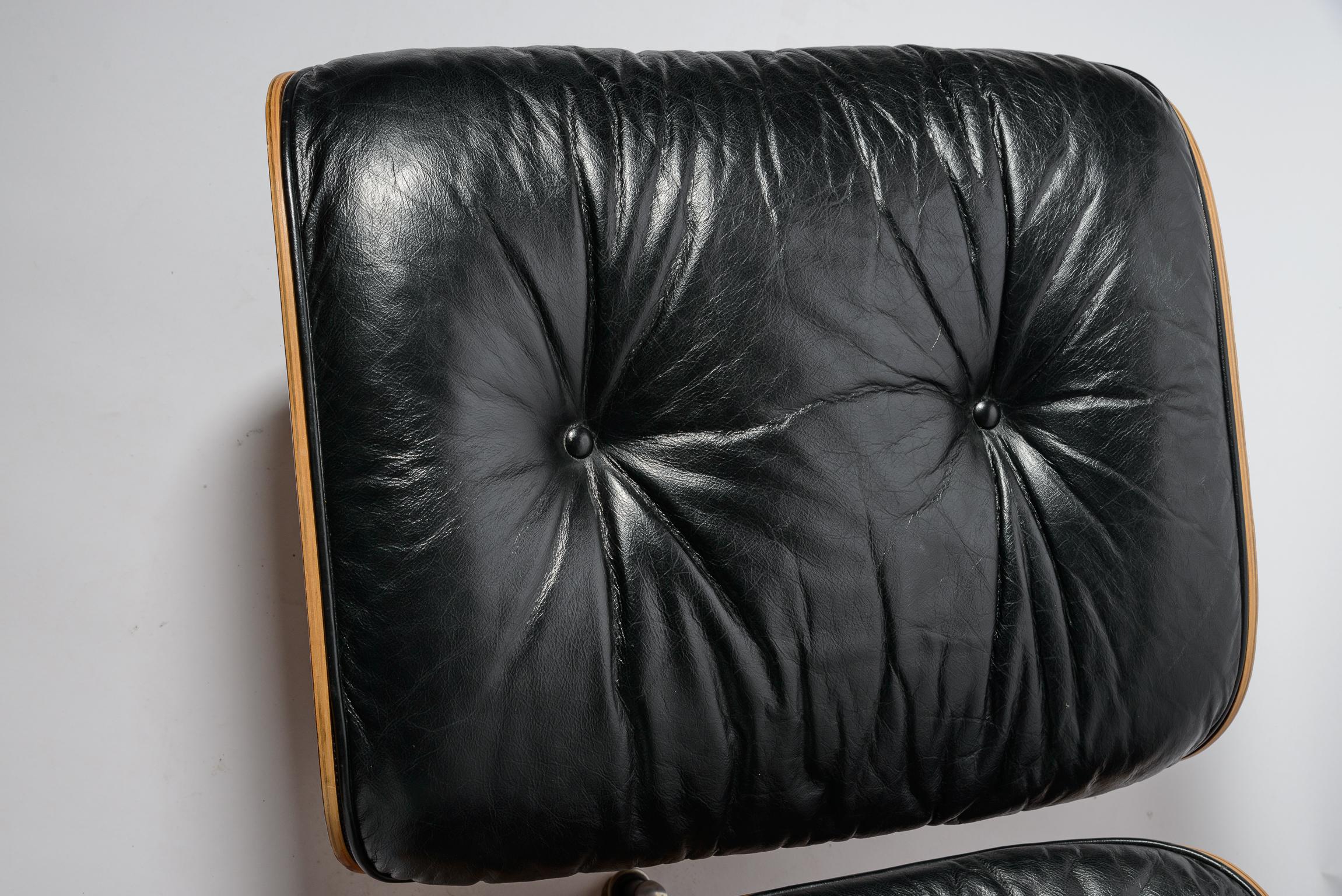 Charles and Ray Eames Rosewood 670/671 Lounge & Ottoman For Sale 1