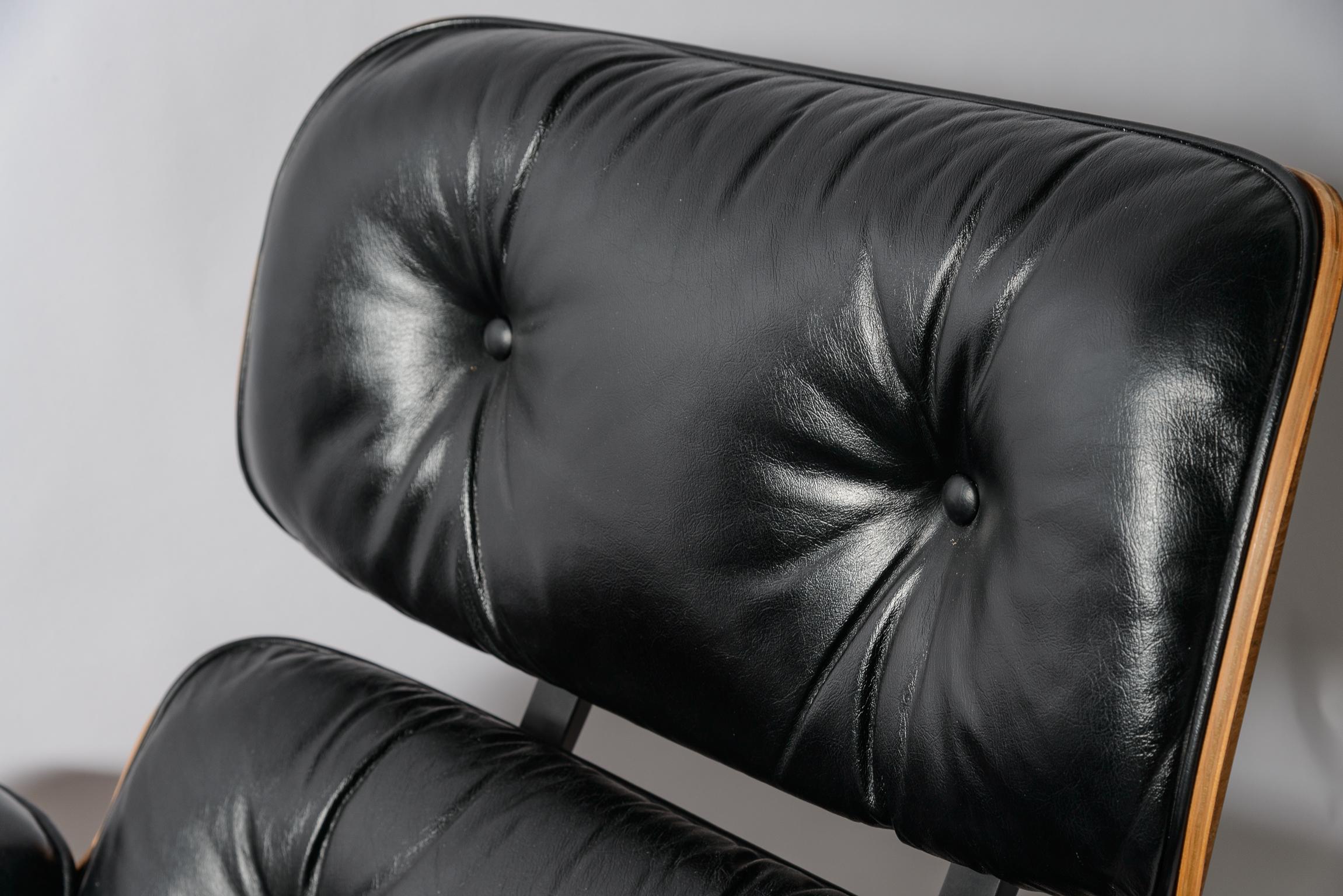 Charles and Ray Eames Rosewood 670/671 Lounge & Ottoman For Sale 3
