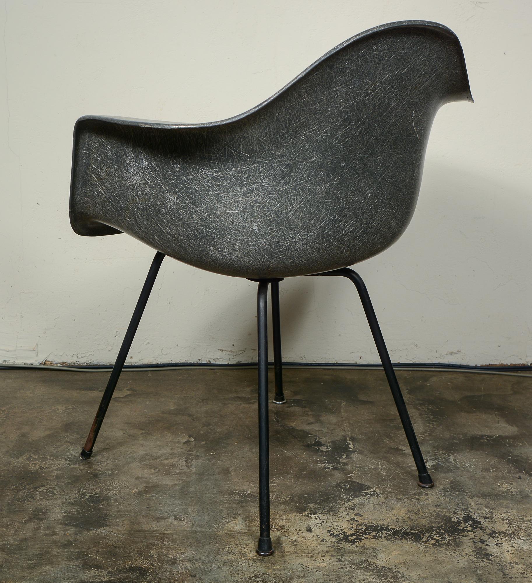 Mid-Century Modern Charles and Ray Eames Second Generation Zenith Armchair