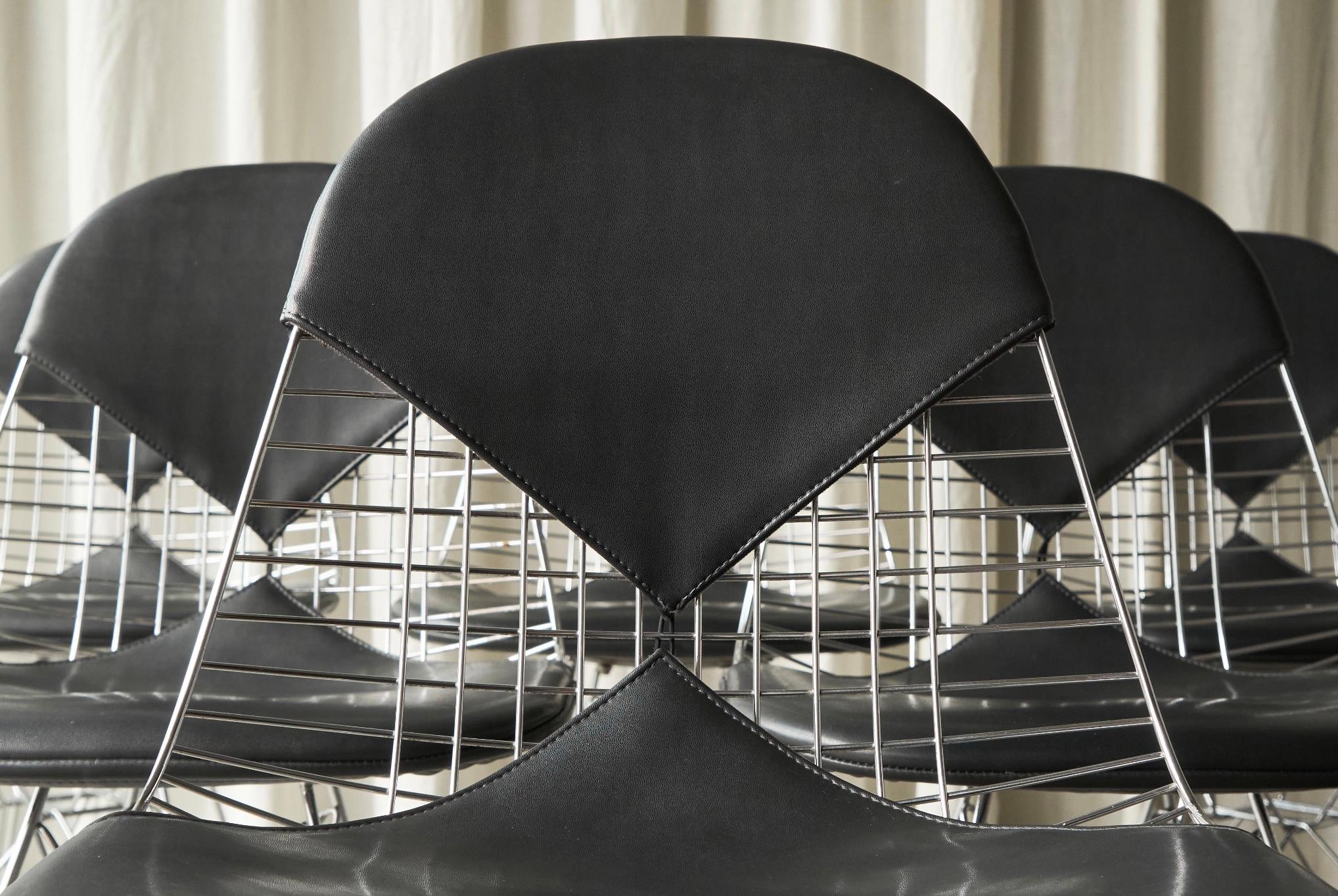 Fatto a mano Charles e Ray Eames Set di 6 sedie con struttura in filo metallico 'Bikini' Vitra anni '80 in vendita