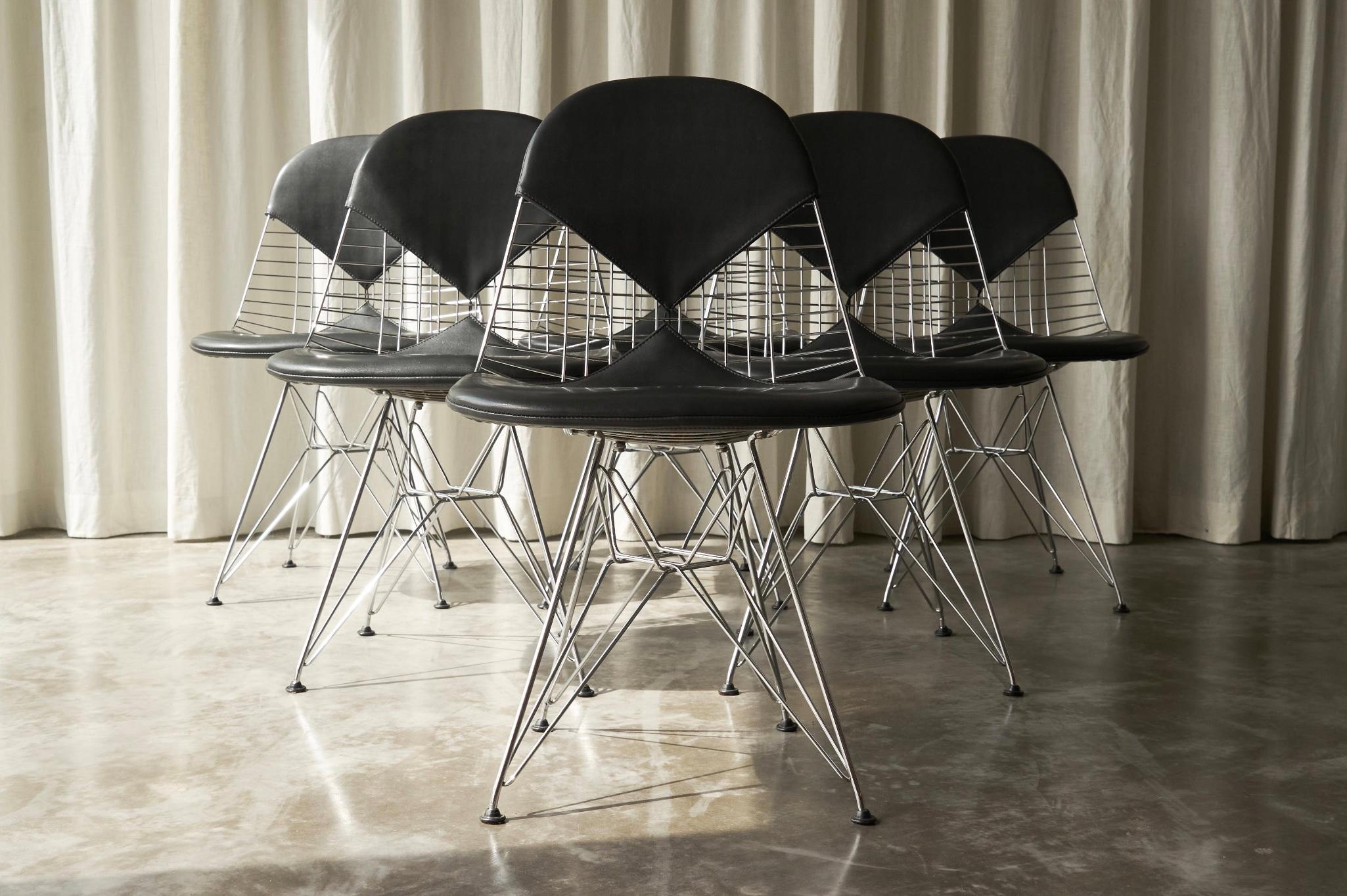 XX secolo Charles e Ray Eames Set di 6 sedie con struttura in filo metallico 'Bikini' Vitra anni '80 in vendita