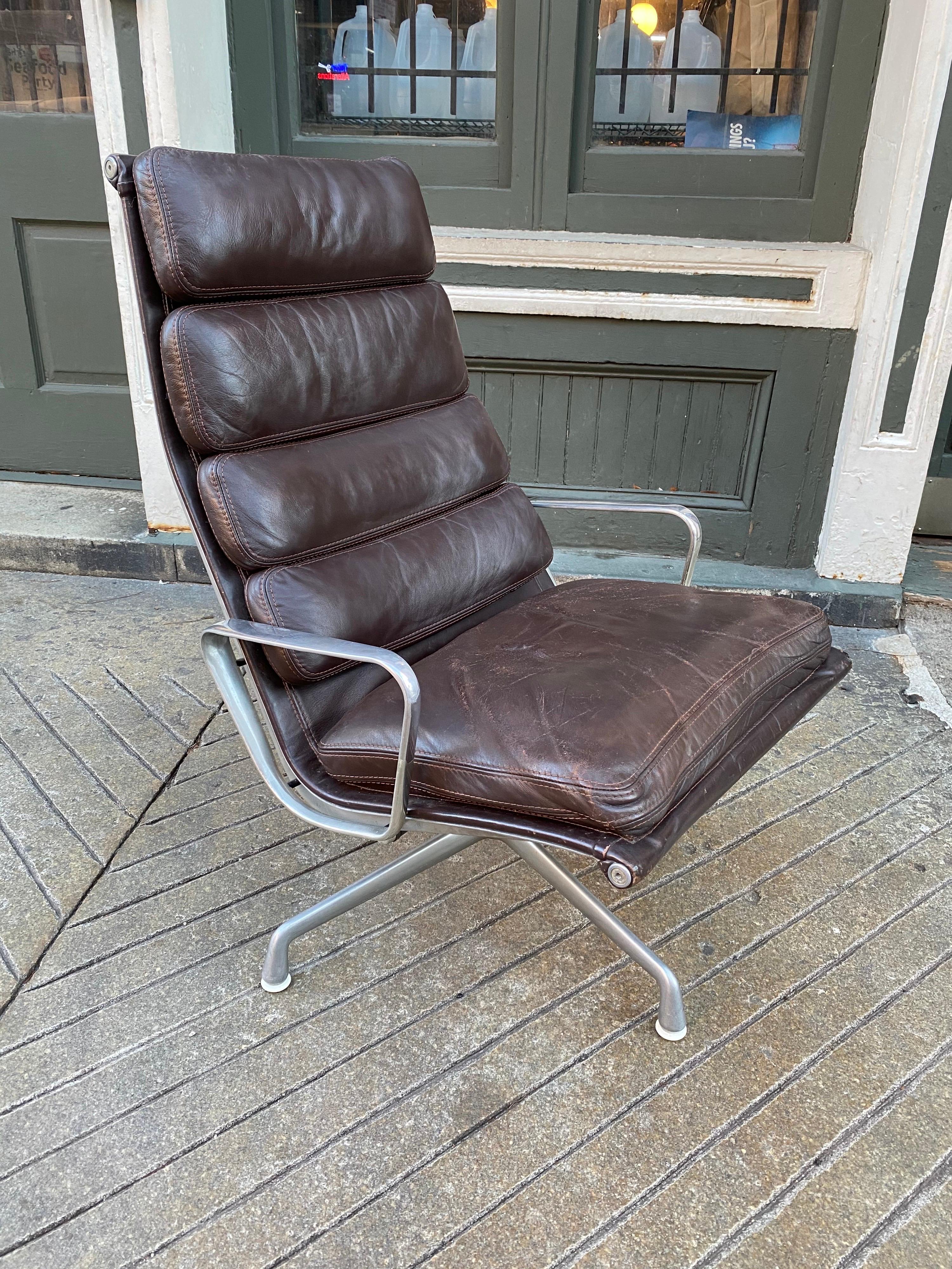 Charles and Ray Eames Soft Pad Lounge Chair in Brown Leather 5