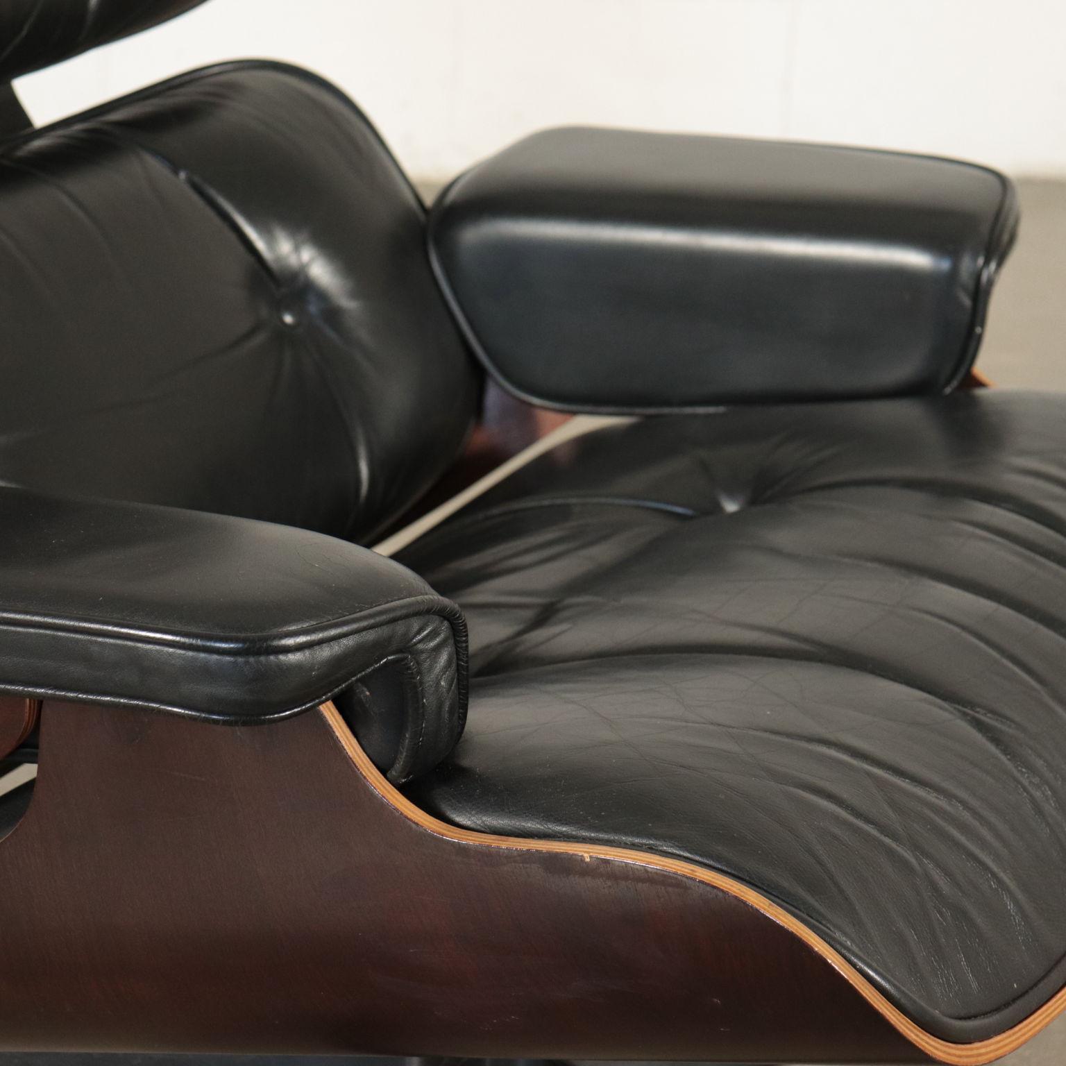 Charles and Ray Eames Swivel Armchair Wood Aluminum Leather, 1960s-1970s In Good Condition In Milano, IT
