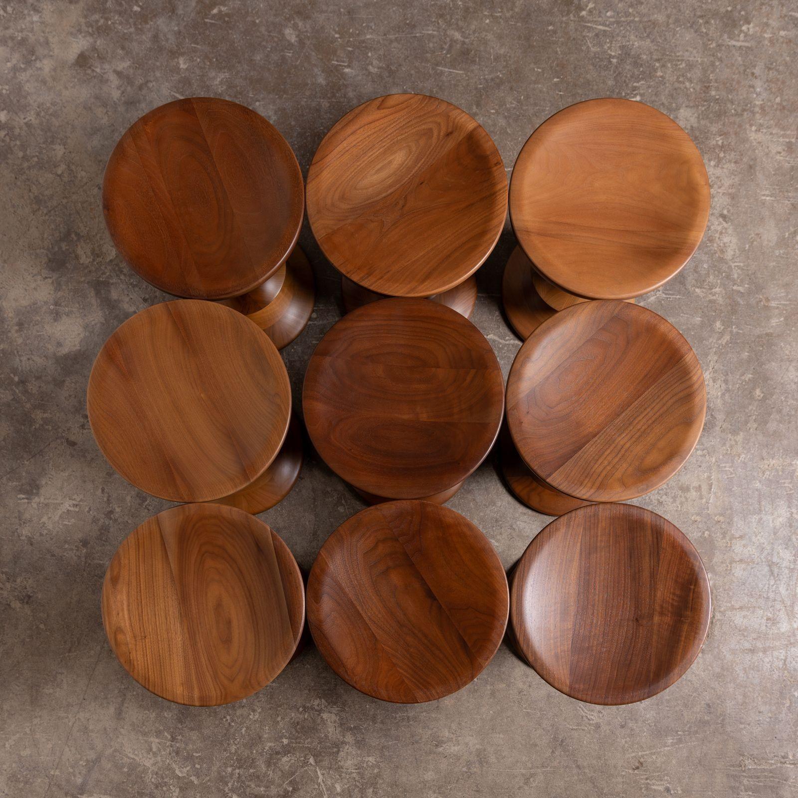 Tornito Sgabelli Time Life di Charles and Ray Eames in noce per Herman Miller in vendita