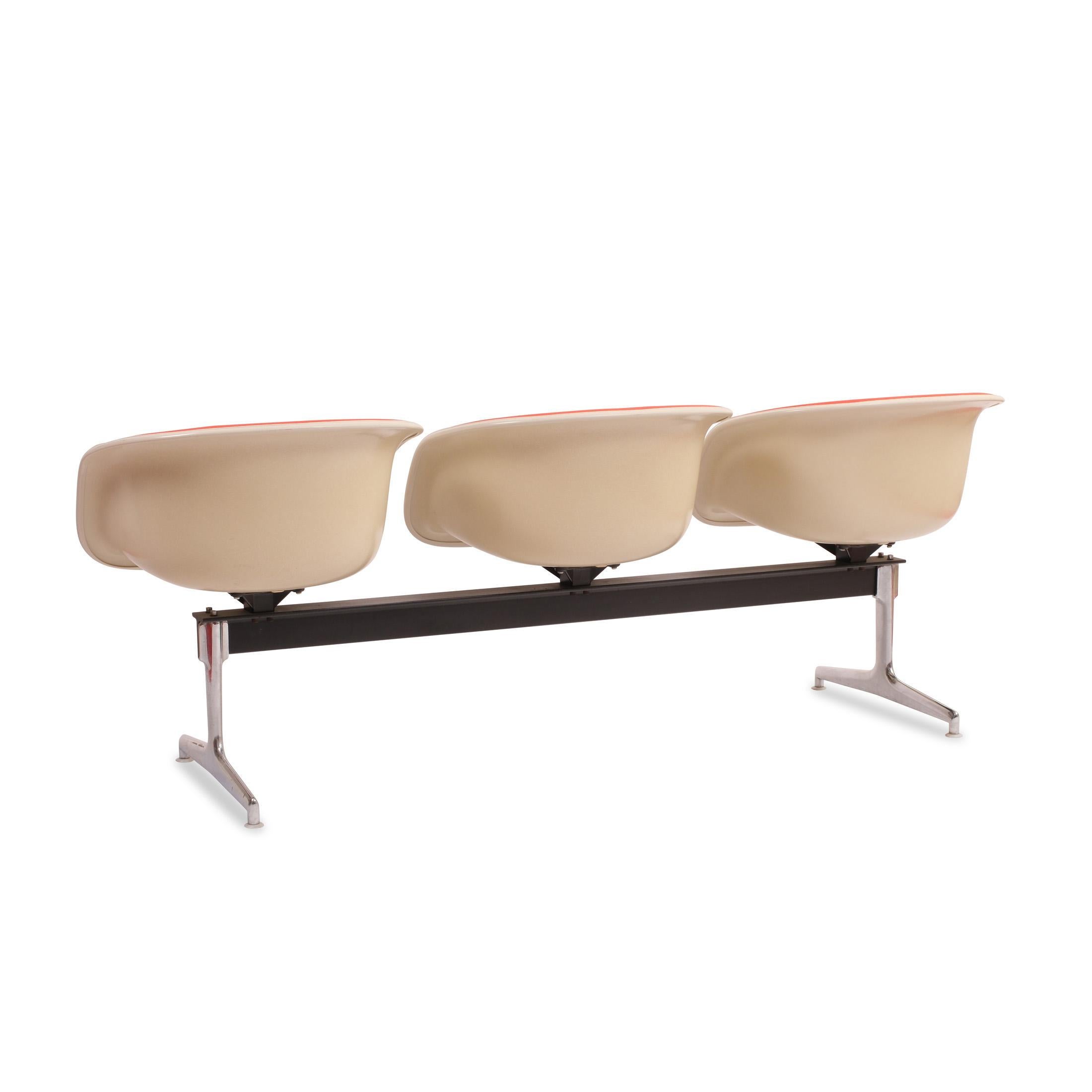 Charles and Ray Eames Vintage Fiberglas La Fonda Bank 1970er Jahre im Angebot 4