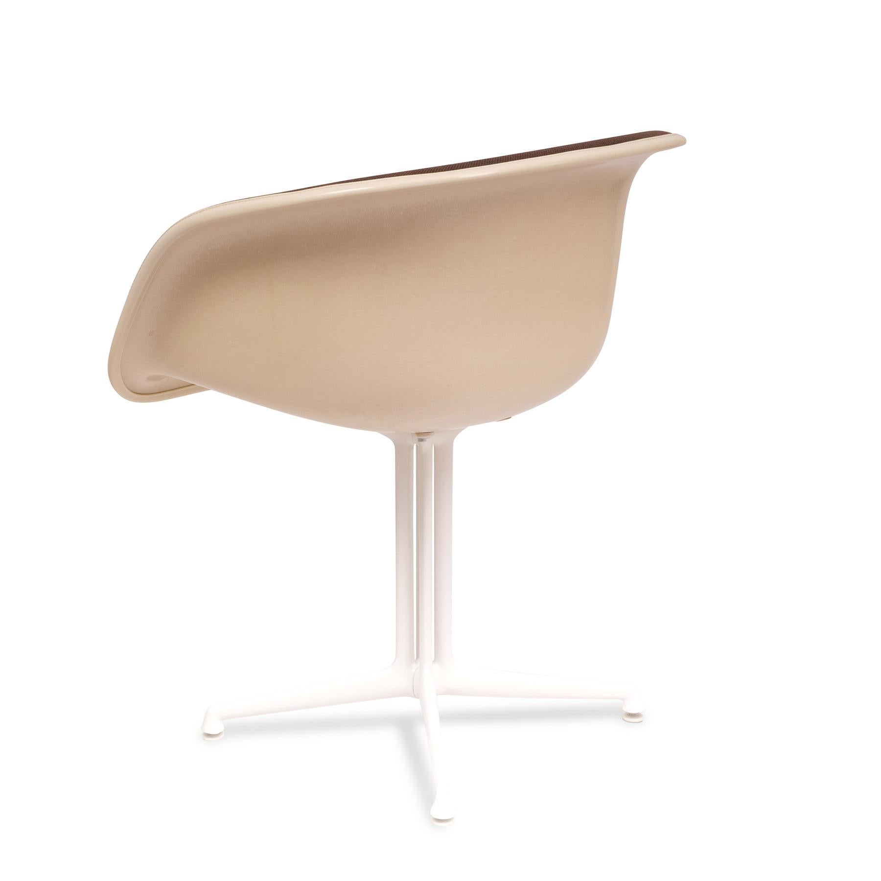 American Charles and Ray Eames Vintage Fiberglas La Fonda Chair 1970s For Sale