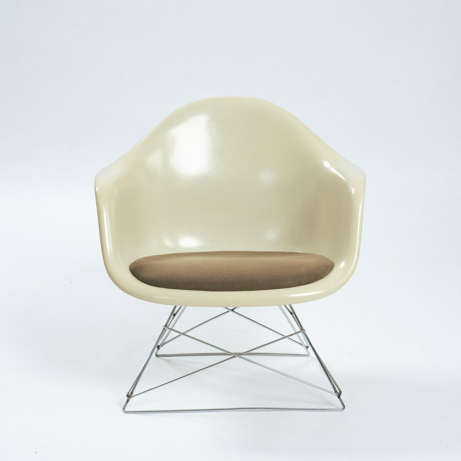 Eames lounge chair 