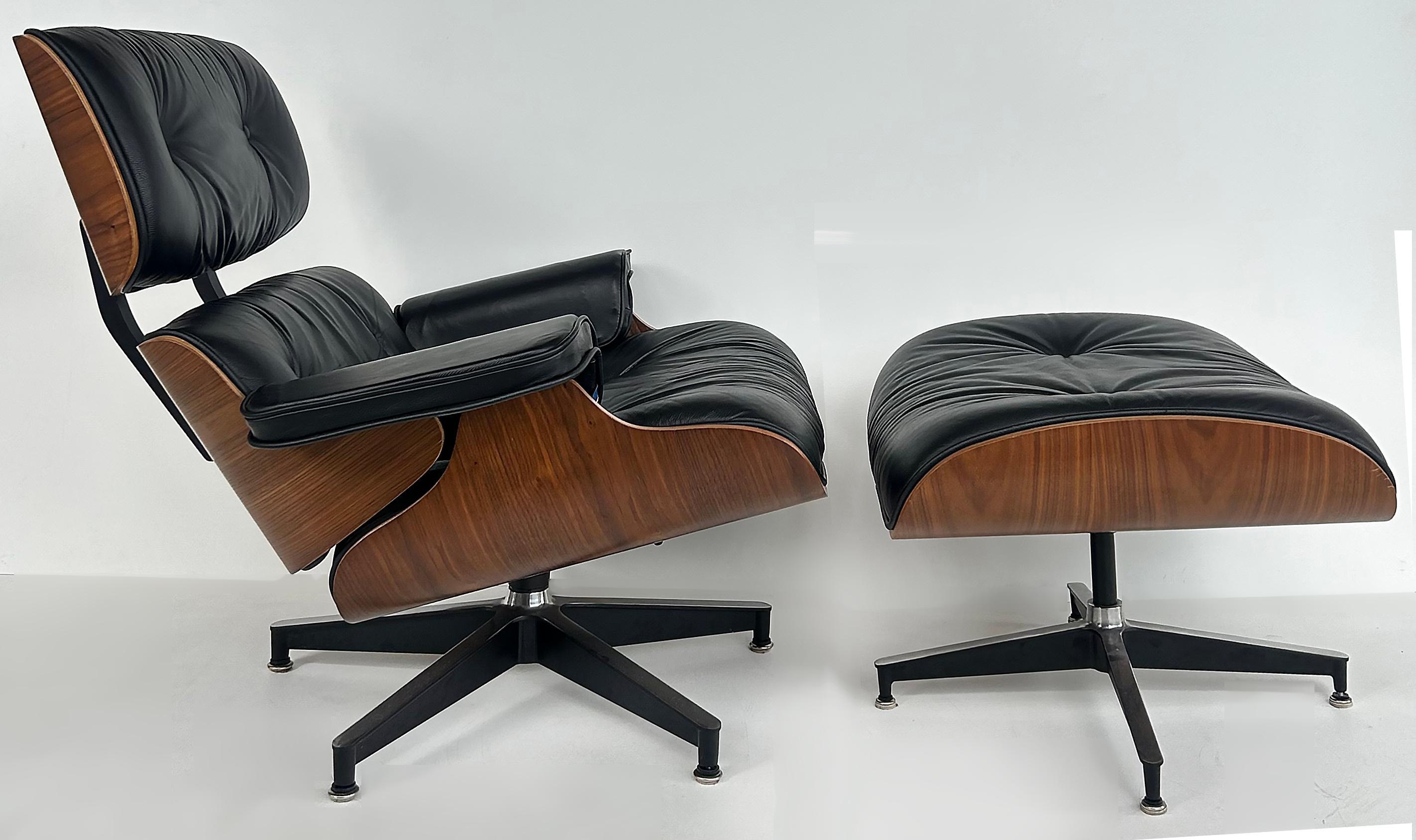 Charles and Ray Eames Nussbaum, Leder Lounge Chair, Ottoman, Herman Miller C2010 im Angebot 5