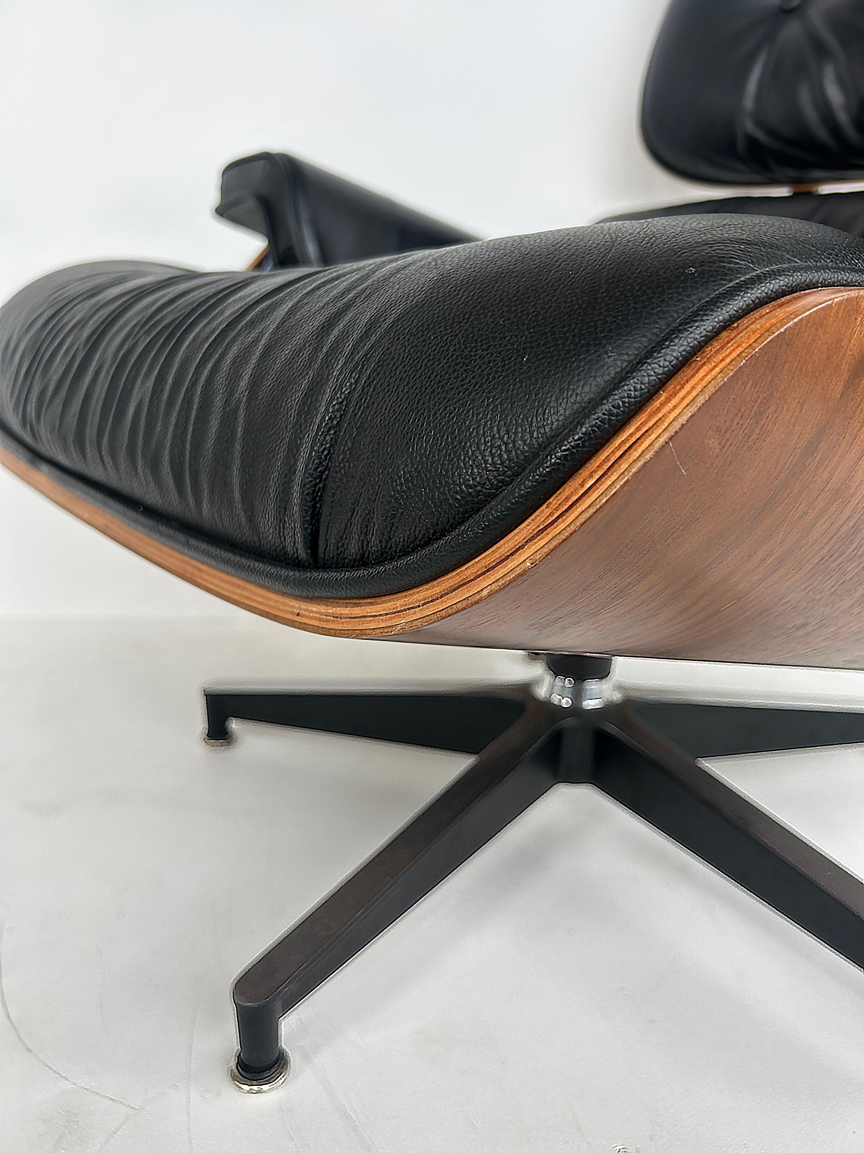 Charles and Ray Eames Nussbaum, Leder Lounge Chair, Ottoman, Herman Miller C2010 im Angebot 6