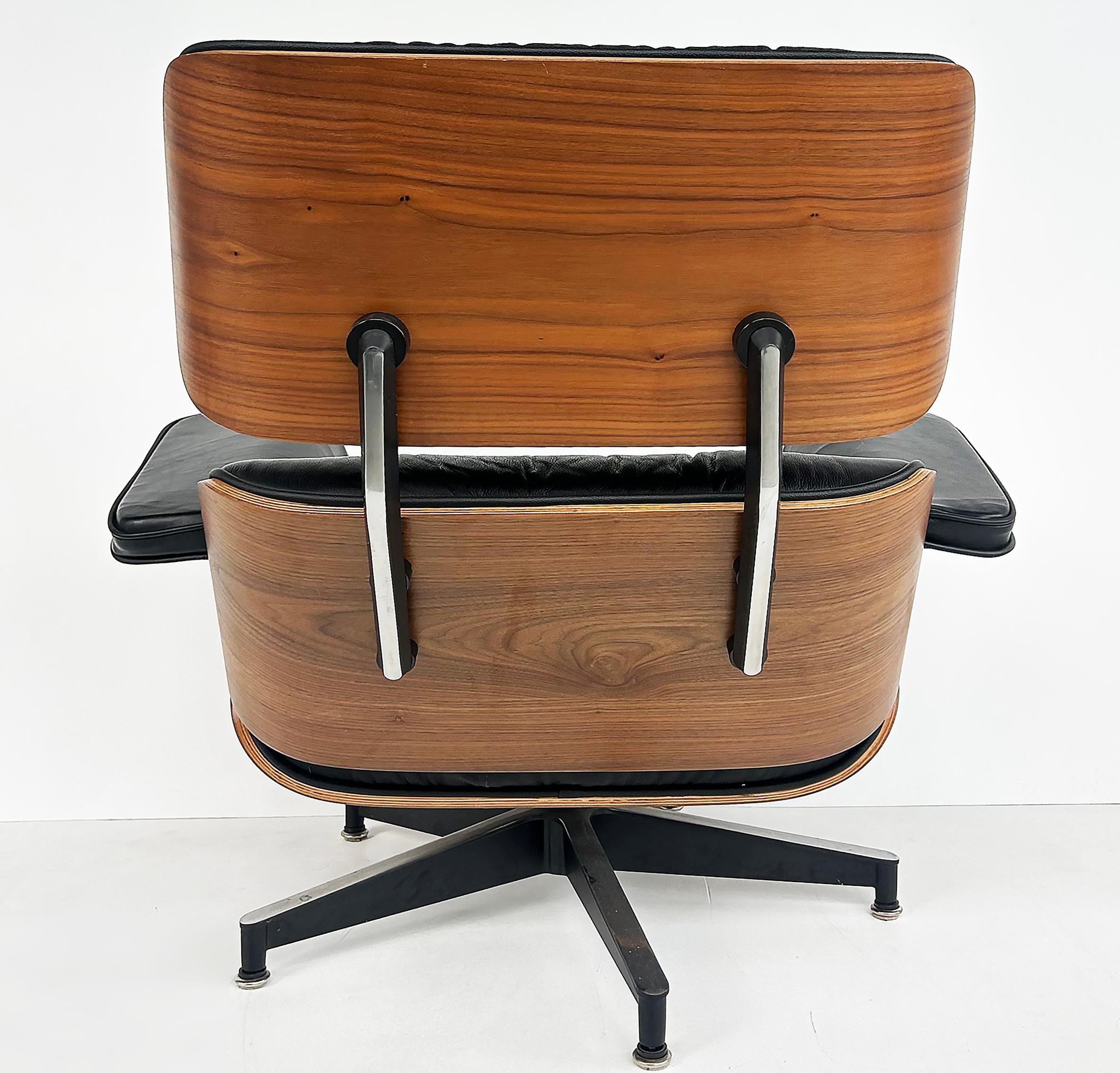 Charles and Ray Eames Nussbaum, Leder Lounge Chair, Ottoman, Herman Miller C2010 im Angebot 2