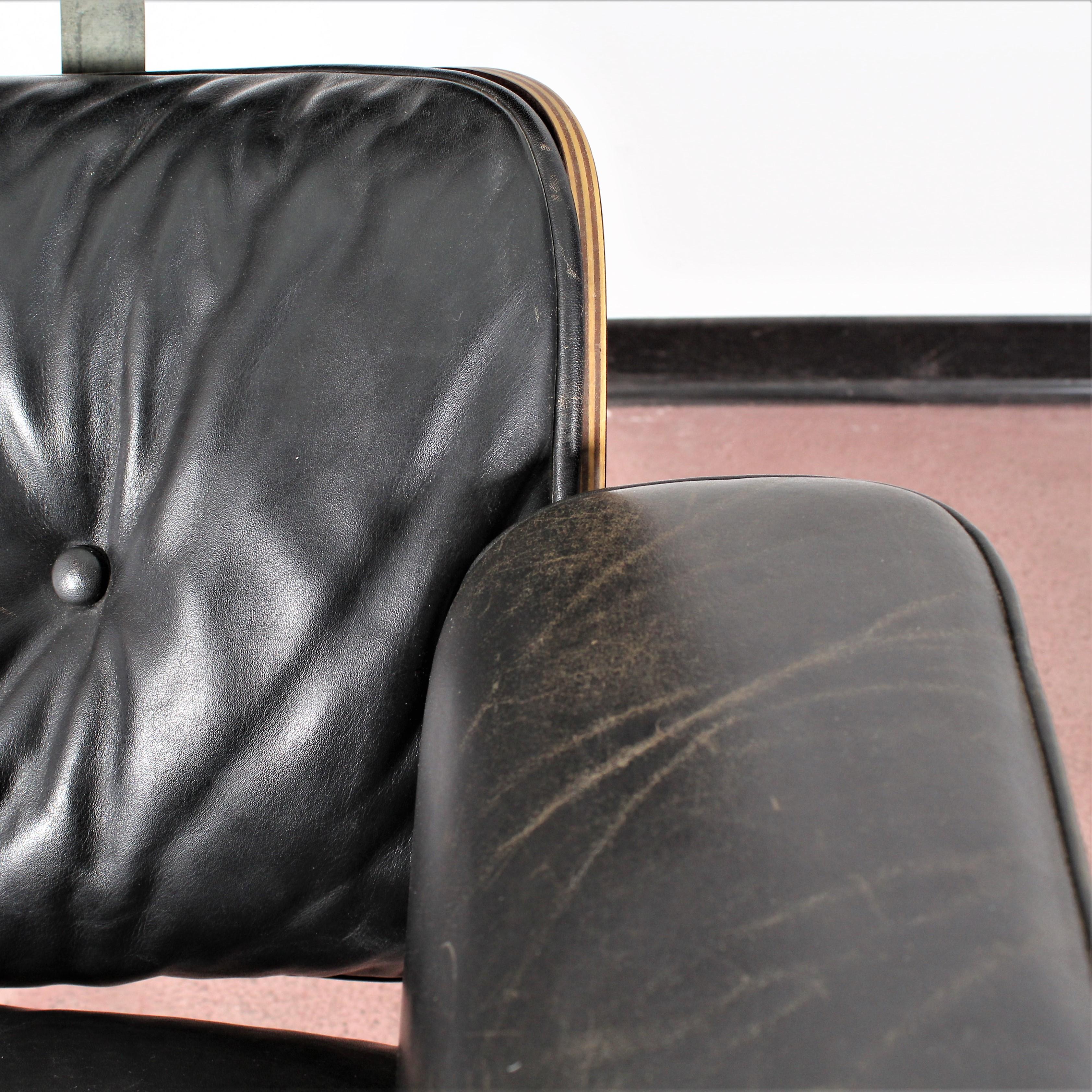Charles and Ray Eames Wood Lounge Chair and Black Leather, 1960s 6