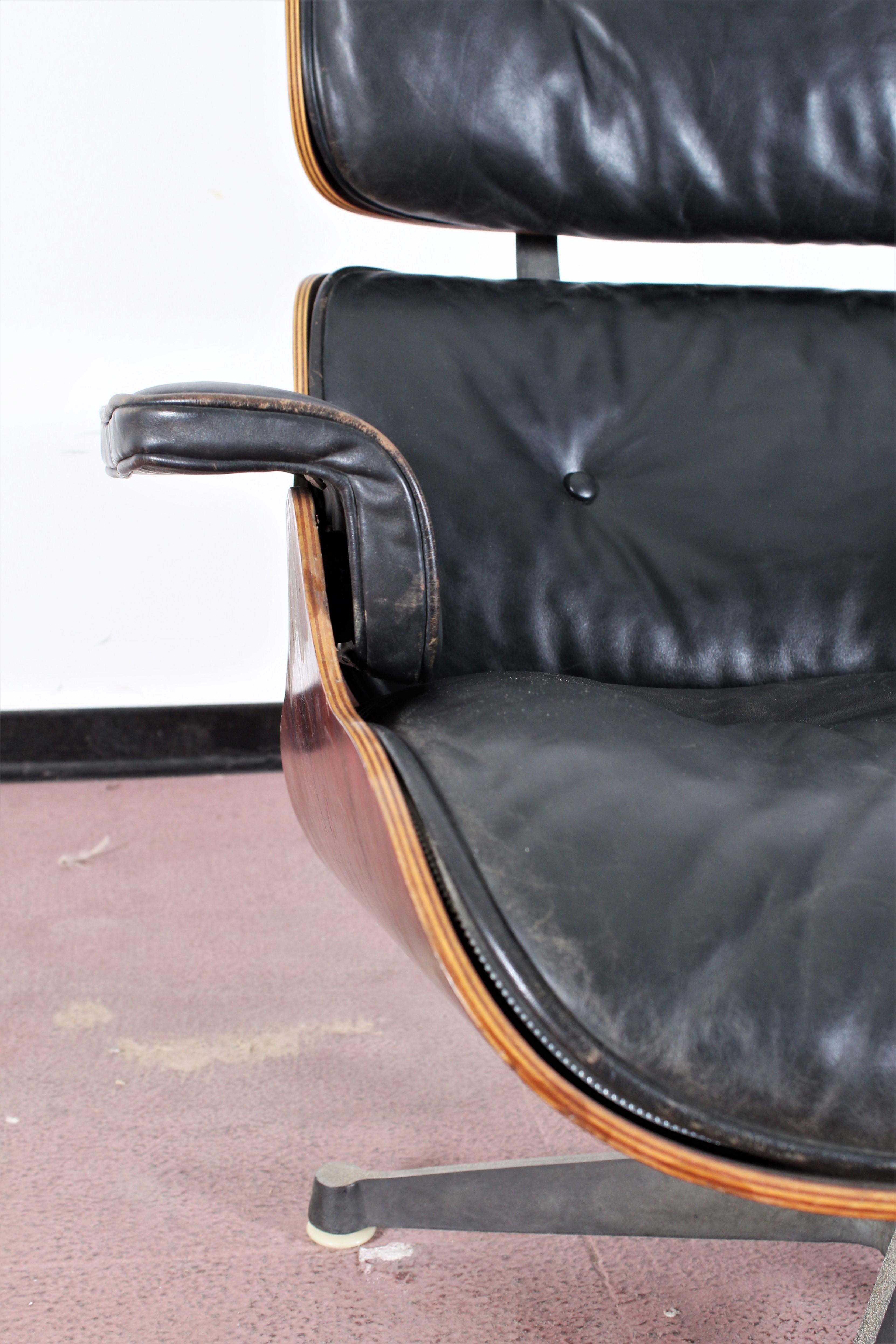Charles and Ray Eames Wood Lounge Chair and Black Leather, 1960s 7