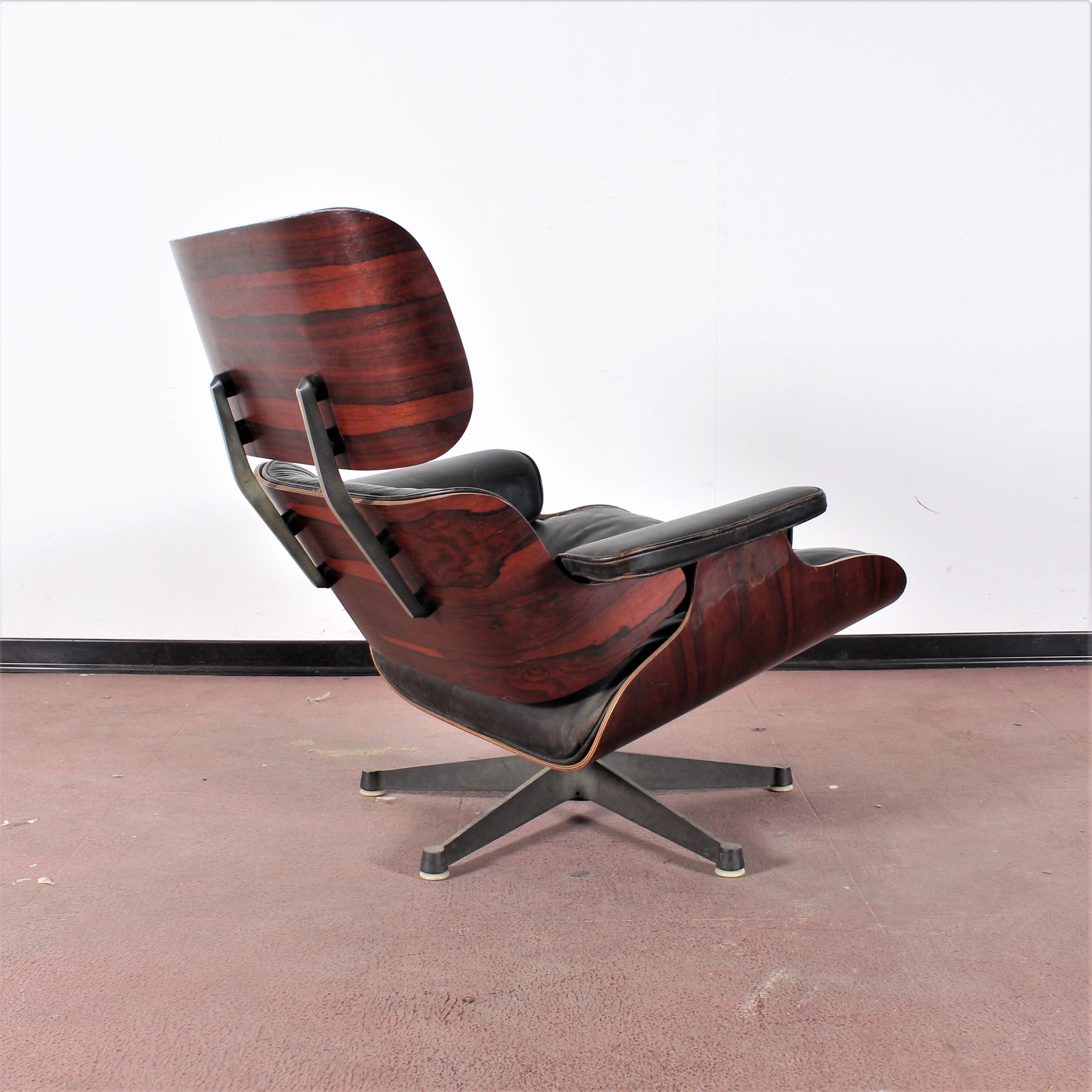 Mid-20th Century Charles and Ray Eames Wood Lounge Chair and Black Leather, 1960s