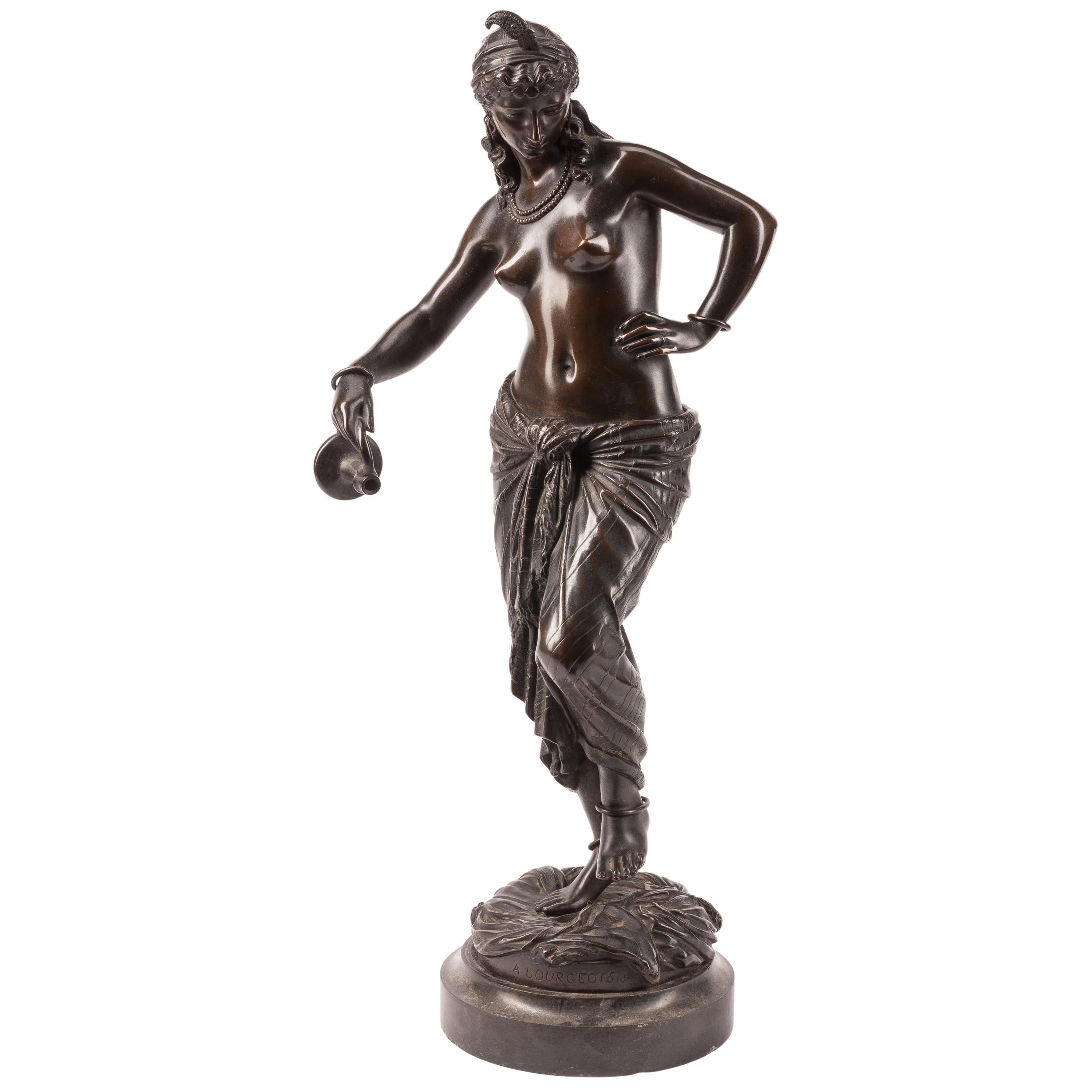 Die auf einem runden Sockel stehende Odaliske stellt eine halbnackte junge Frau in einem weiten Rock dar und ist mit dem Namen des Künstlers "A BOURGEOIS" beschriftet.

Schöpfer: Charles Arthur Bourgeois (1838-1886)
Herkunft: Französisch
Abmessung:
