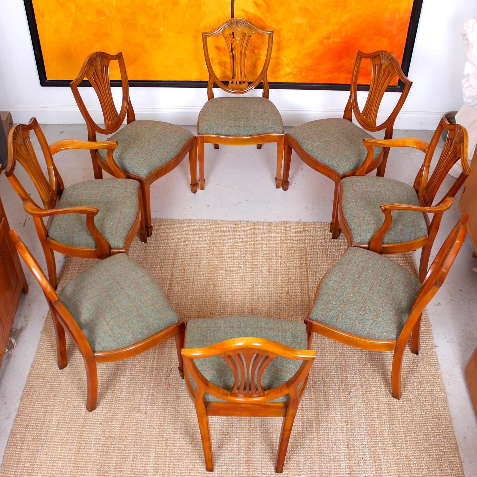 20th Century Charles Barr Yew Dining Table and 8 Chairs Hepplewhite Stalker