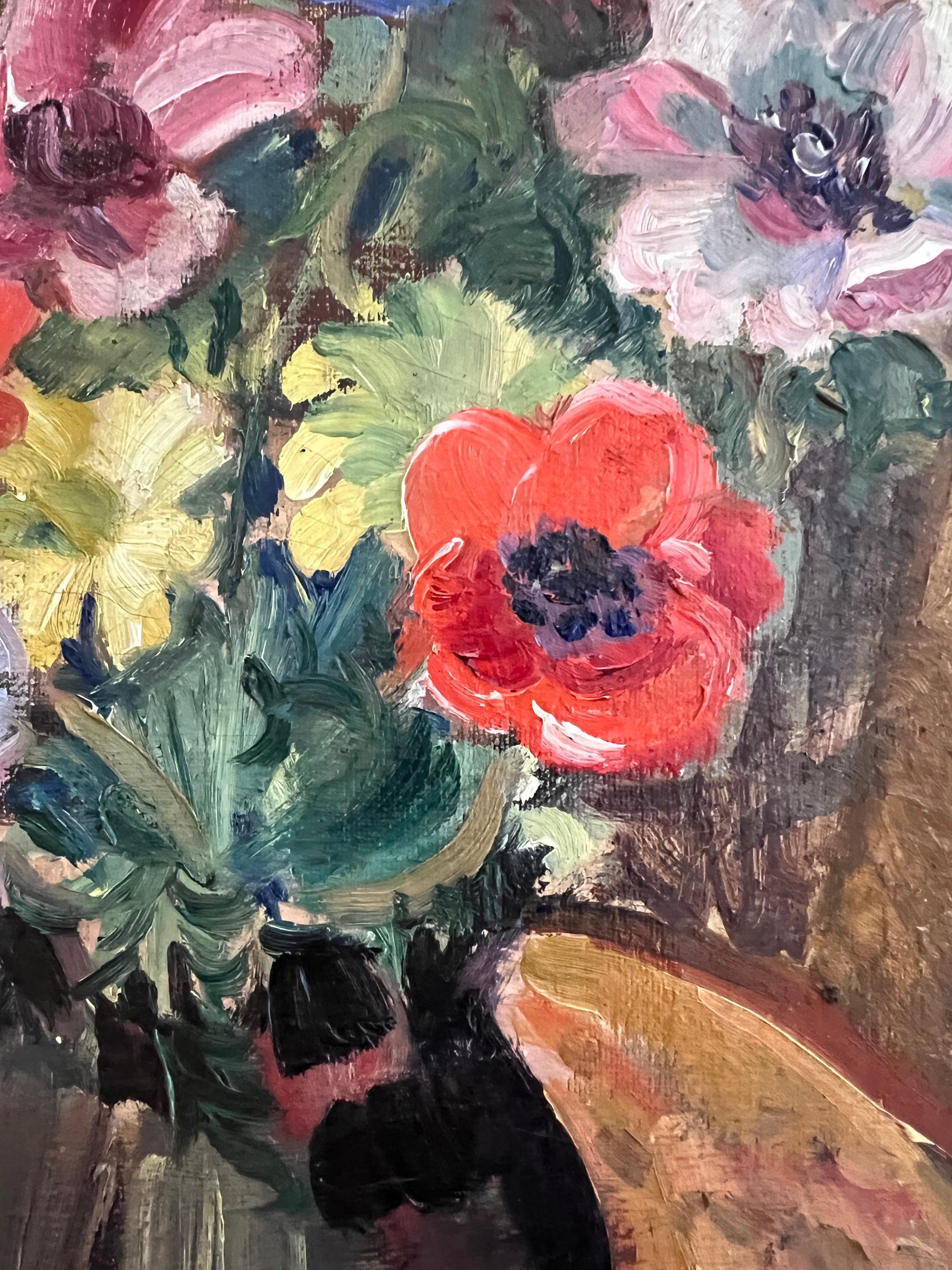Blumenstrauß in Vase auf einem Sessel (Schwarz), Still-Life Painting, von Charles Beer