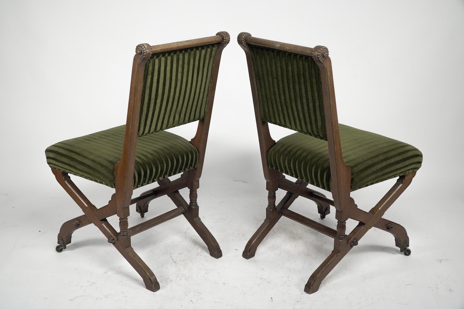 Charles Bevan Ein Paar Beistellstühle im gotischen Stil im Revival-Stil im Angebot 13
