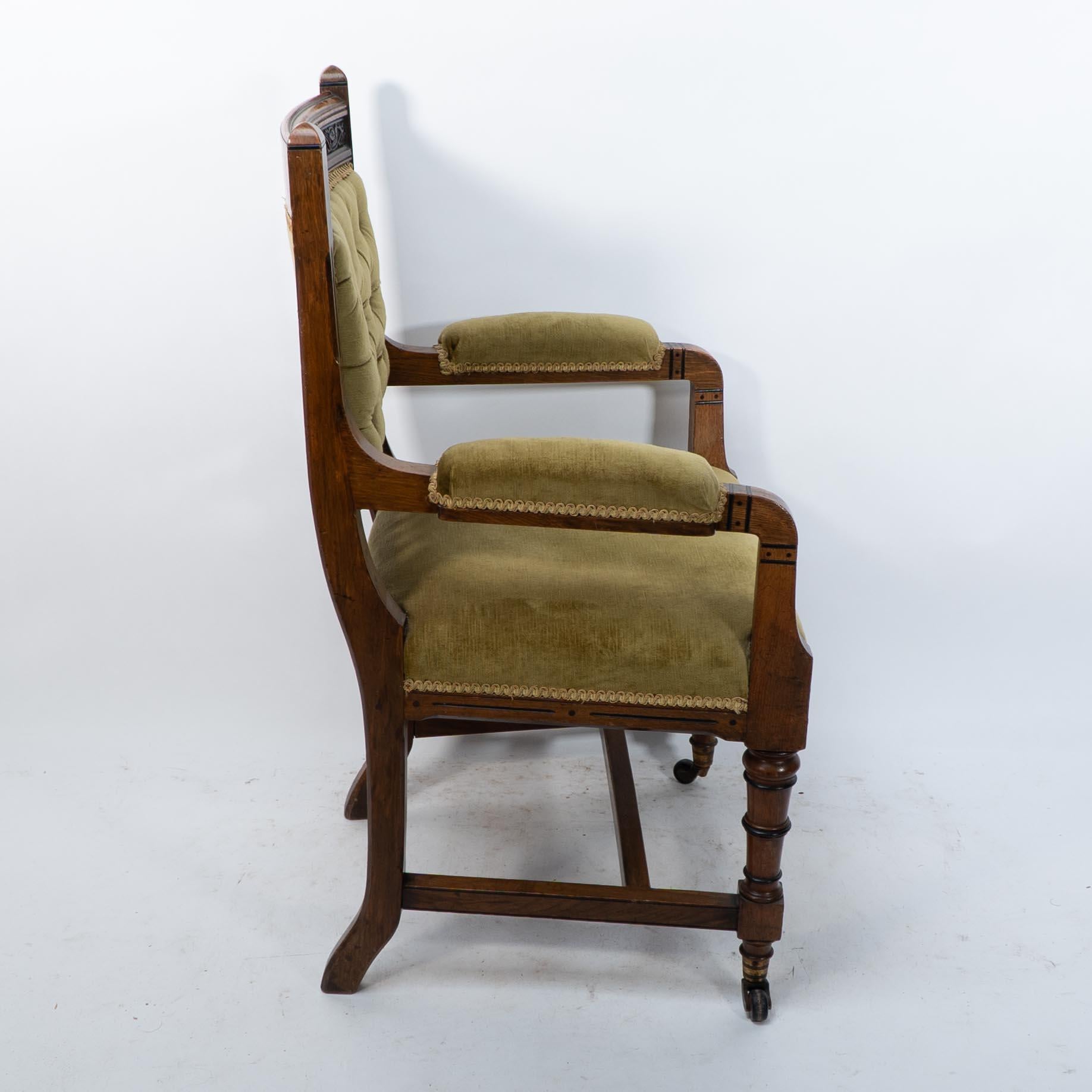 Charles Bevan attr. Fünf Esszimmerstühle aus Eiche im Stil der Gotik und ein Sessel im Zustand „Gut“ im Angebot in London, GB