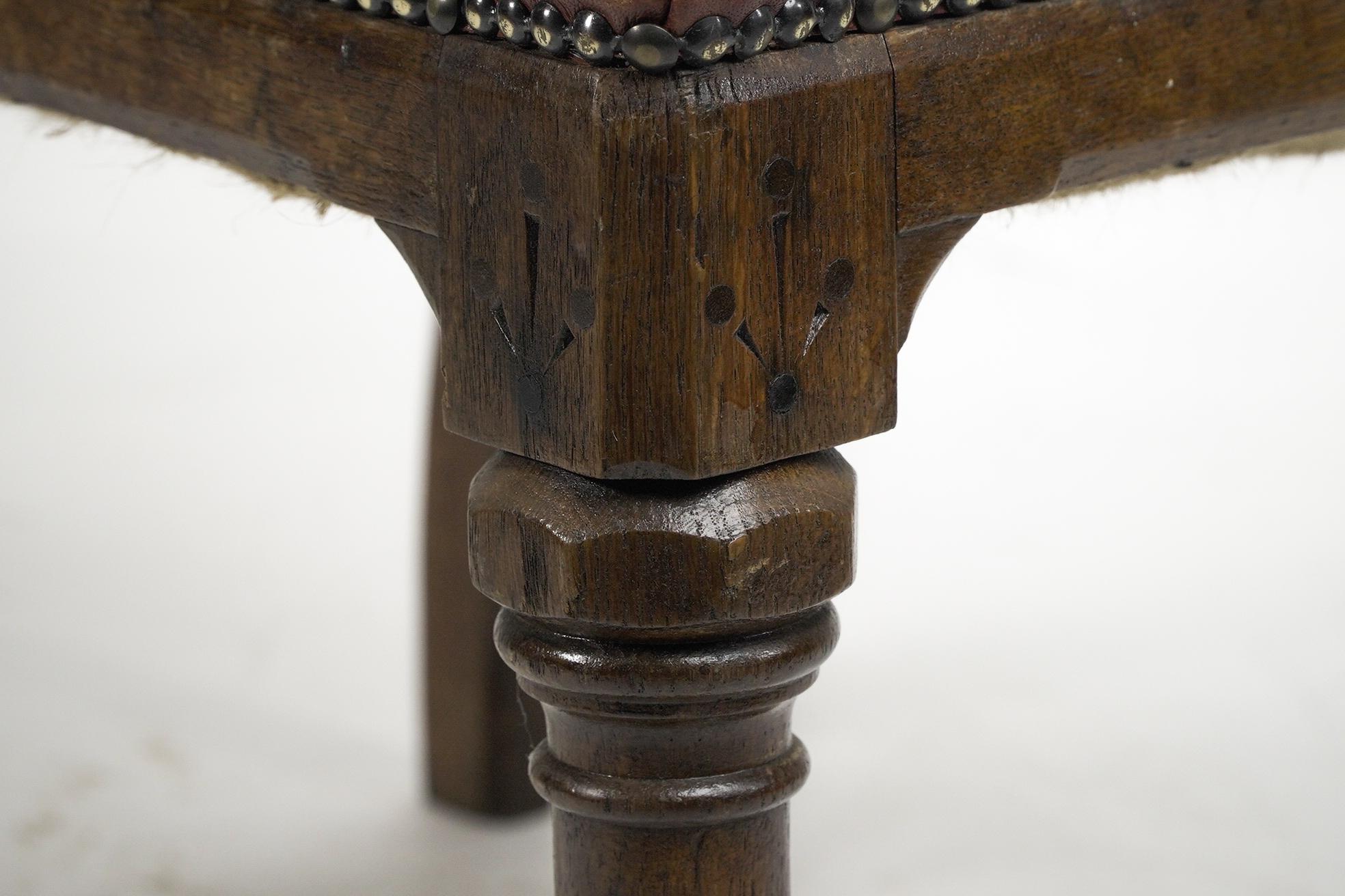 Charles Bevan attribuito. Una sedia da salotto in stile Gothic Revival con intagli a voluta in vendita 9