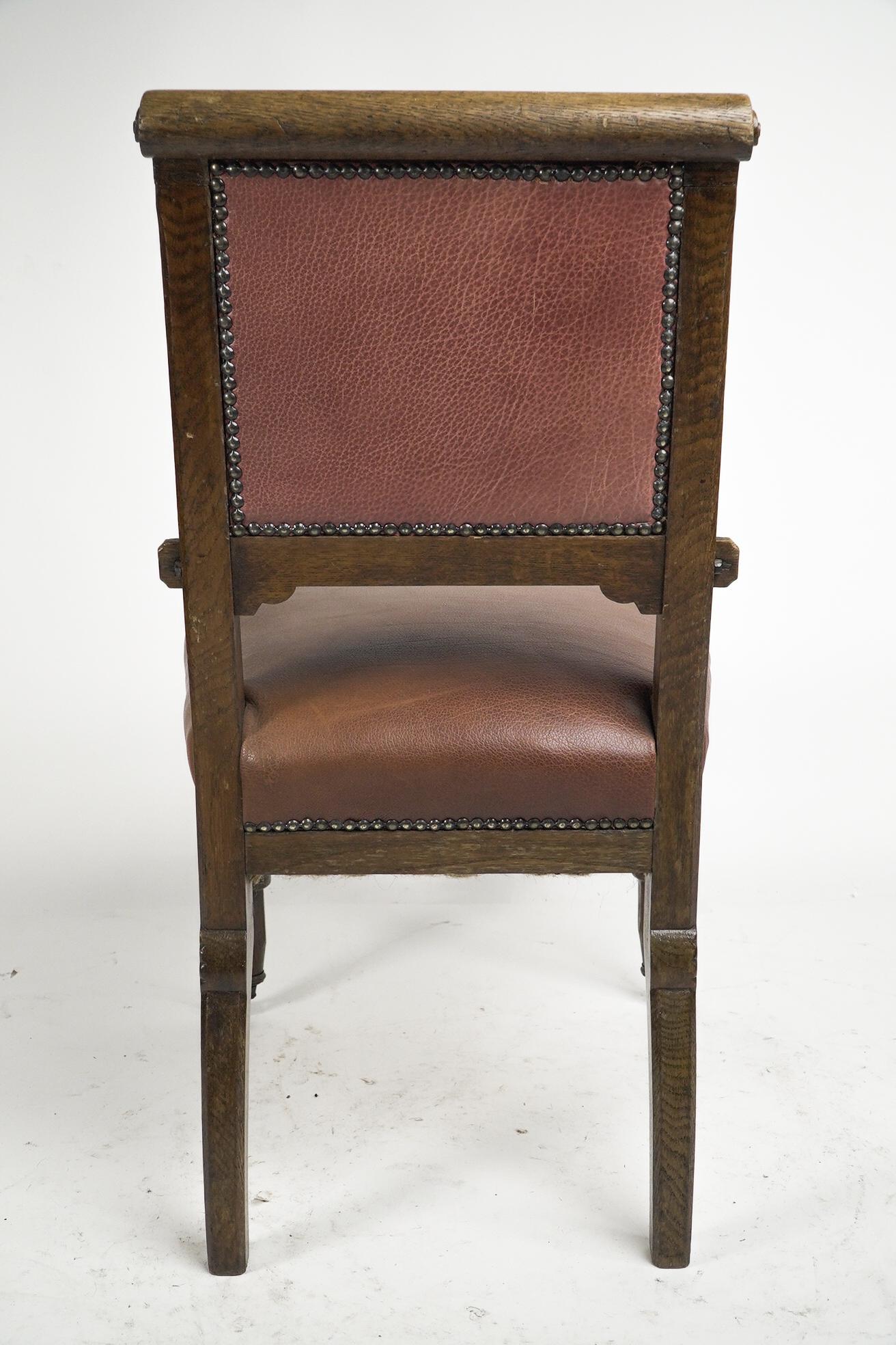 Charles Bevan attributed. A Gothic Revival side chair with scroll carvings For Sale 12