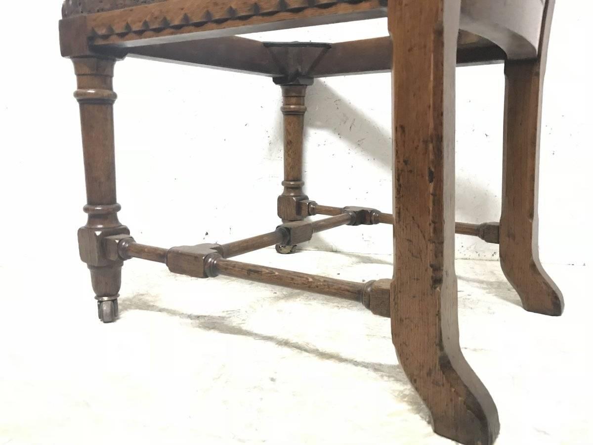 Attribué à Charles Bevan, bureau ou chaise d'appoint en Oak Revive gothique en vente 3