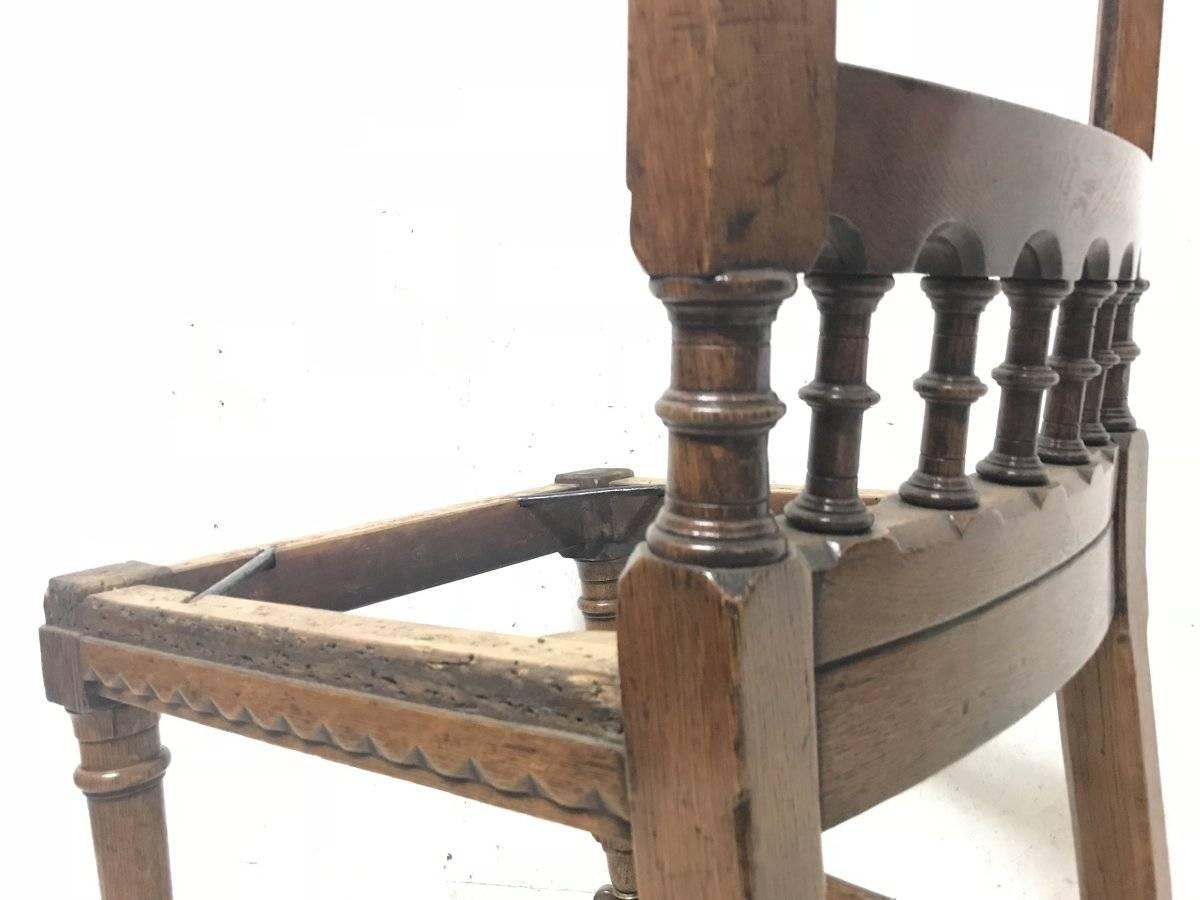 Chêne Attribué à Charles Bevan, bureau ou chaise d'appoint en Oak Revive gothique en vente