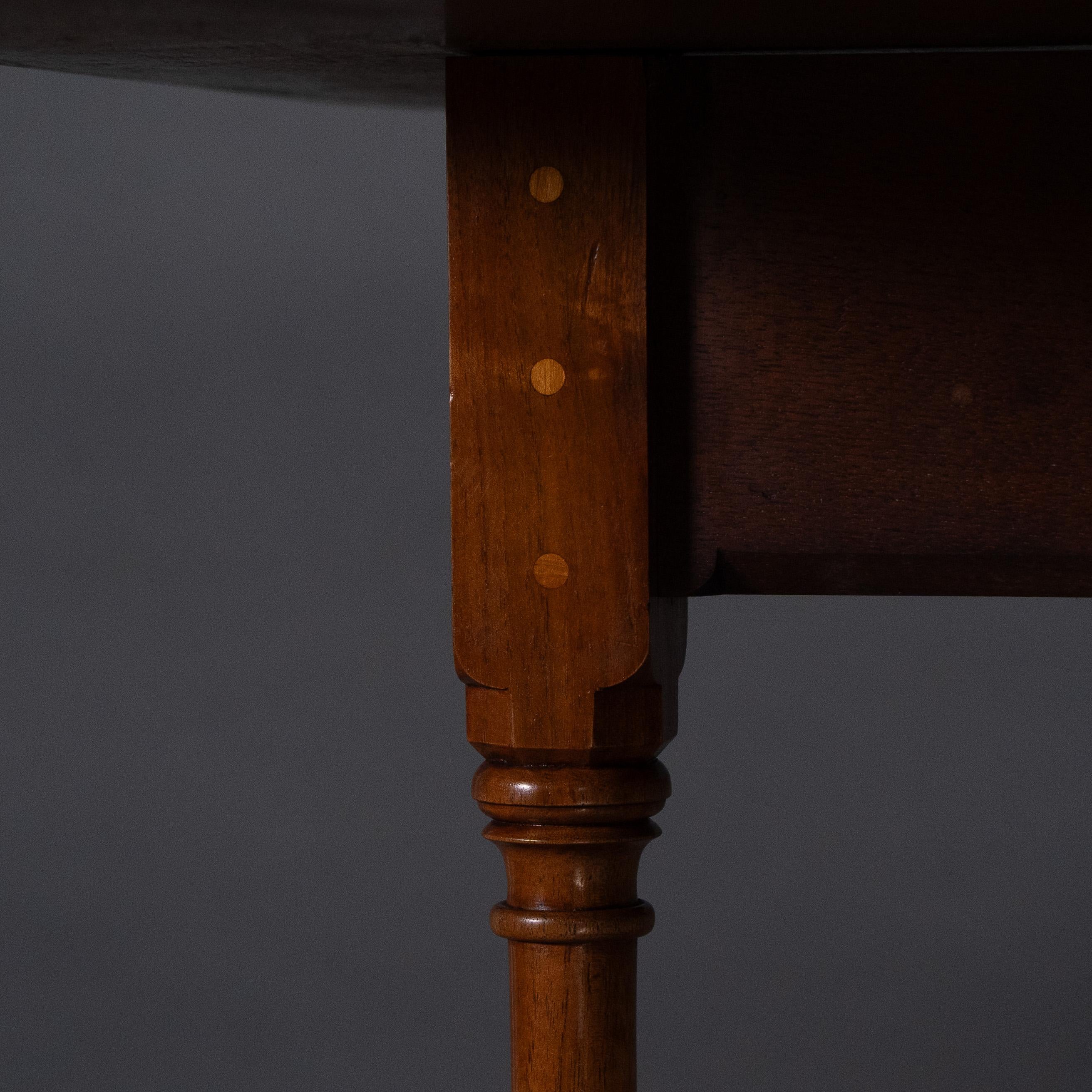 Charles Bevan for Marsh & Jones. A Gothic Revival burr walnut Sutherland table For Sale 8