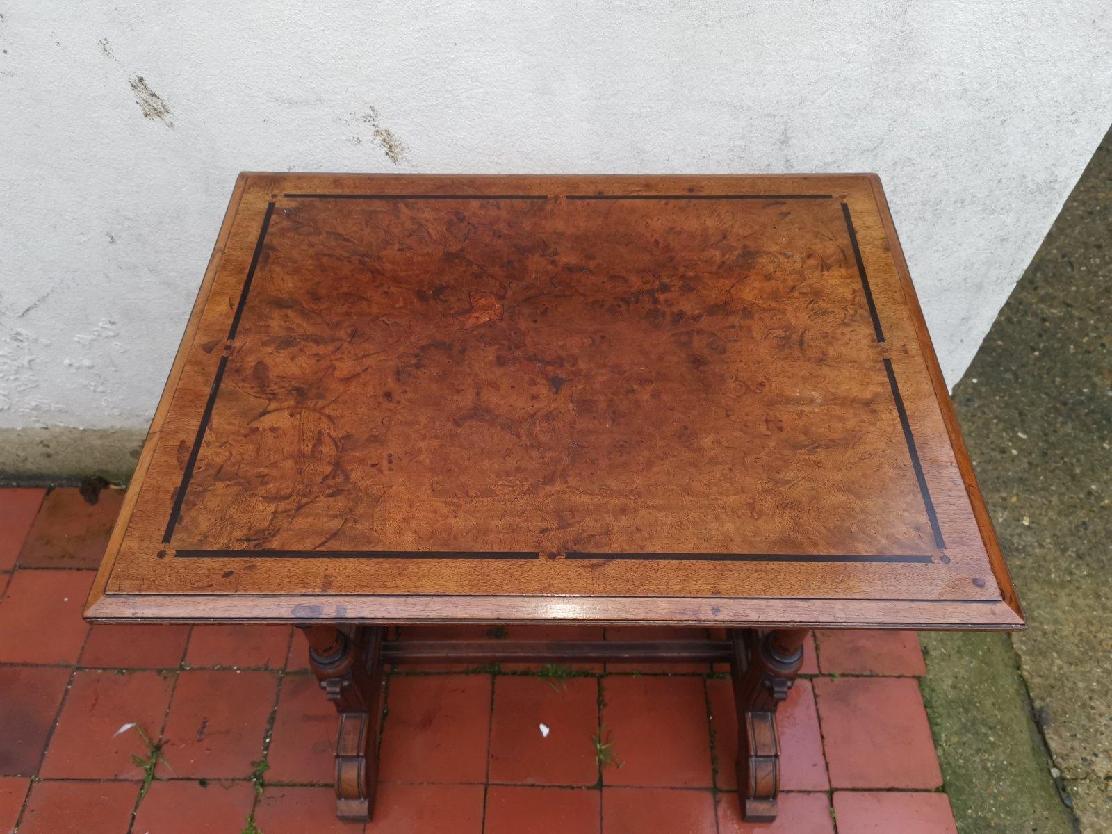Charles Bevan for Marsh & Jones. A Small Walnut Writing Table on Turned Supports For Sale 9