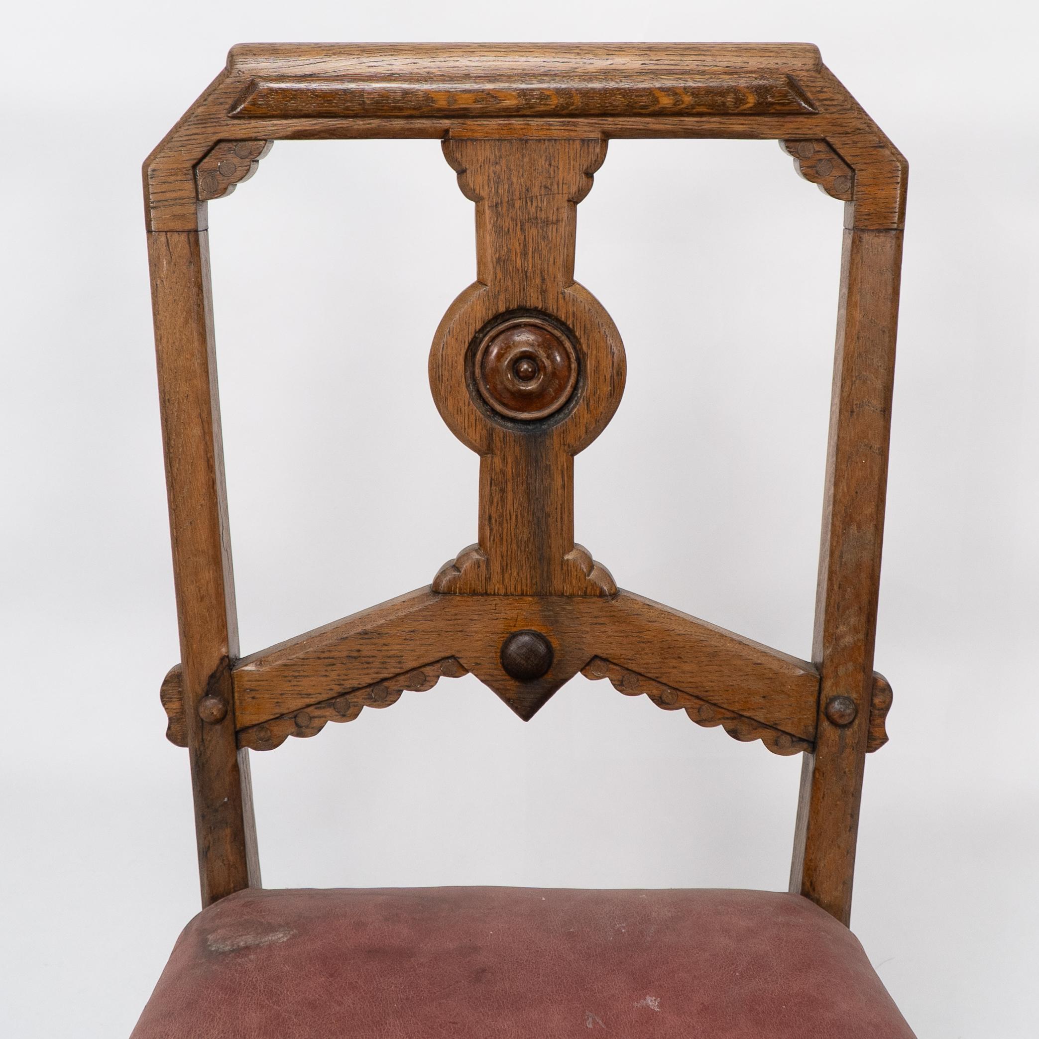 Charles Bevan, Gillows Attr. un set di sei sedie da pranzo Aesthetic Movement in Oak in vendita 2