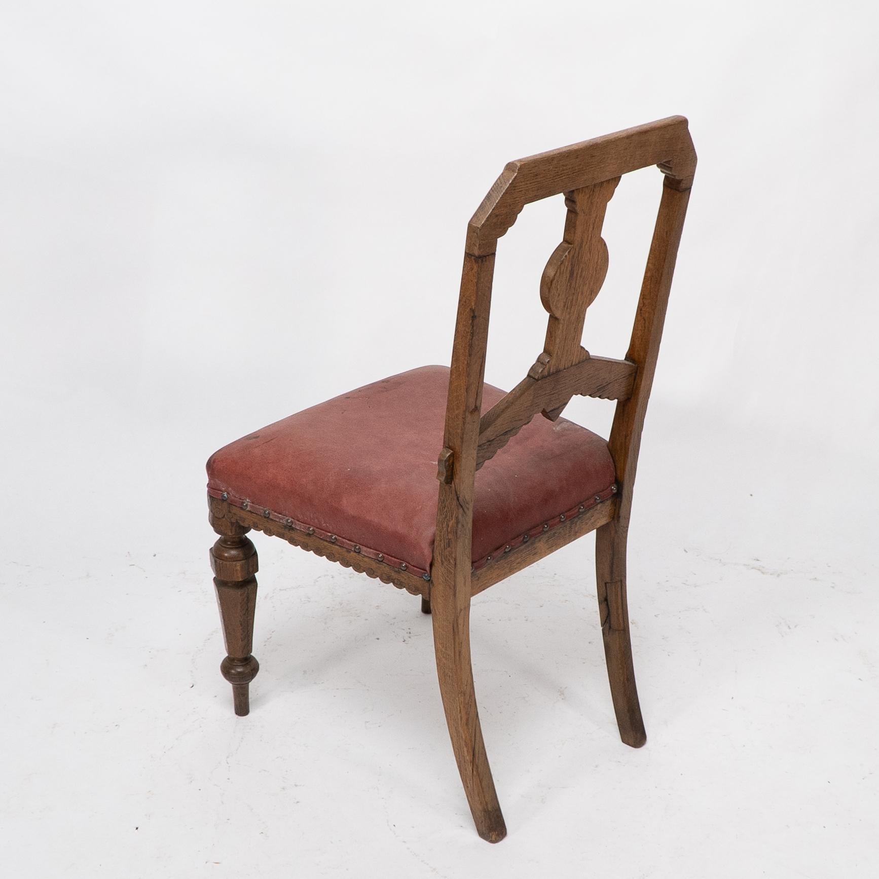 Charles Bevan, Gillows Attr. un set di sei sedie da pranzo Aesthetic Movement in Oak in vendita 10