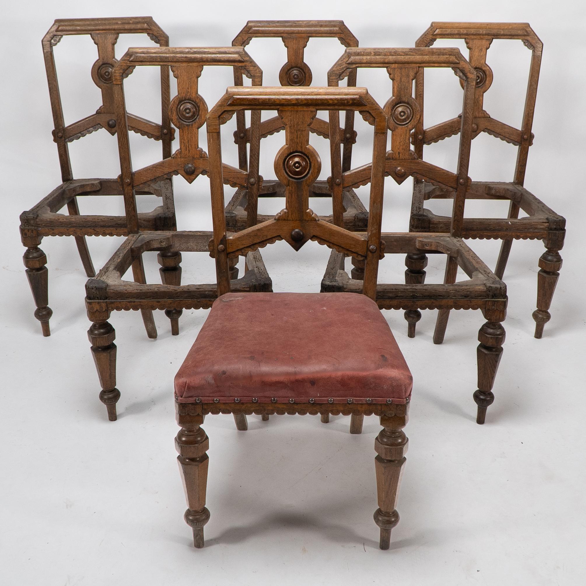 Estetismo Charles Bevan, Gillows Attr. un set di sei sedie da pranzo Aesthetic Movement in Oak in vendita
