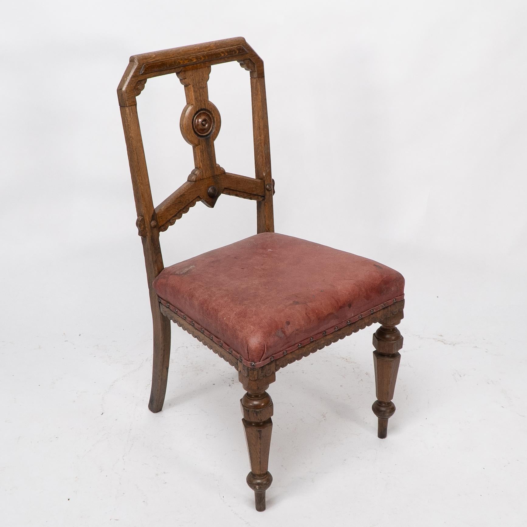 Inglese Charles Bevan, Gillows Attr. un set di sei sedie da pranzo Aesthetic Movement in Oak in vendita