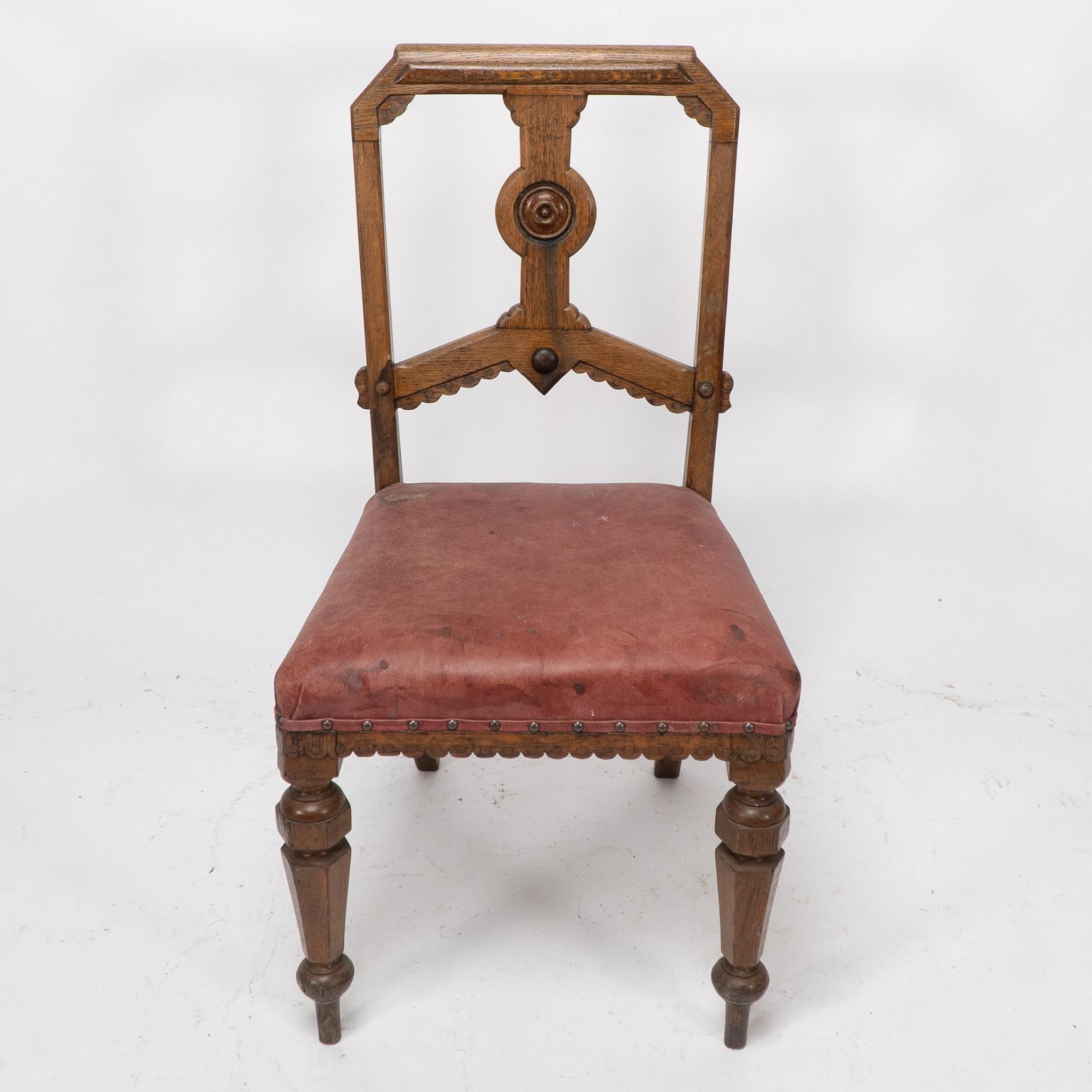 Charles Bevan, Gillows Attr. un set di sei sedie da pranzo Aesthetic Movement in Oak in vendita 1
