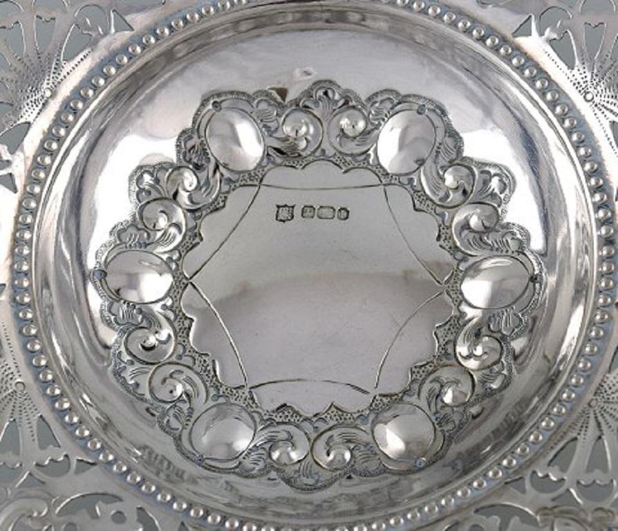 Charles Boyton & Son, London, Pierced Ornamental Bowl in Silver, 1910s In Good Condition For Sale In Copenhagen, DK