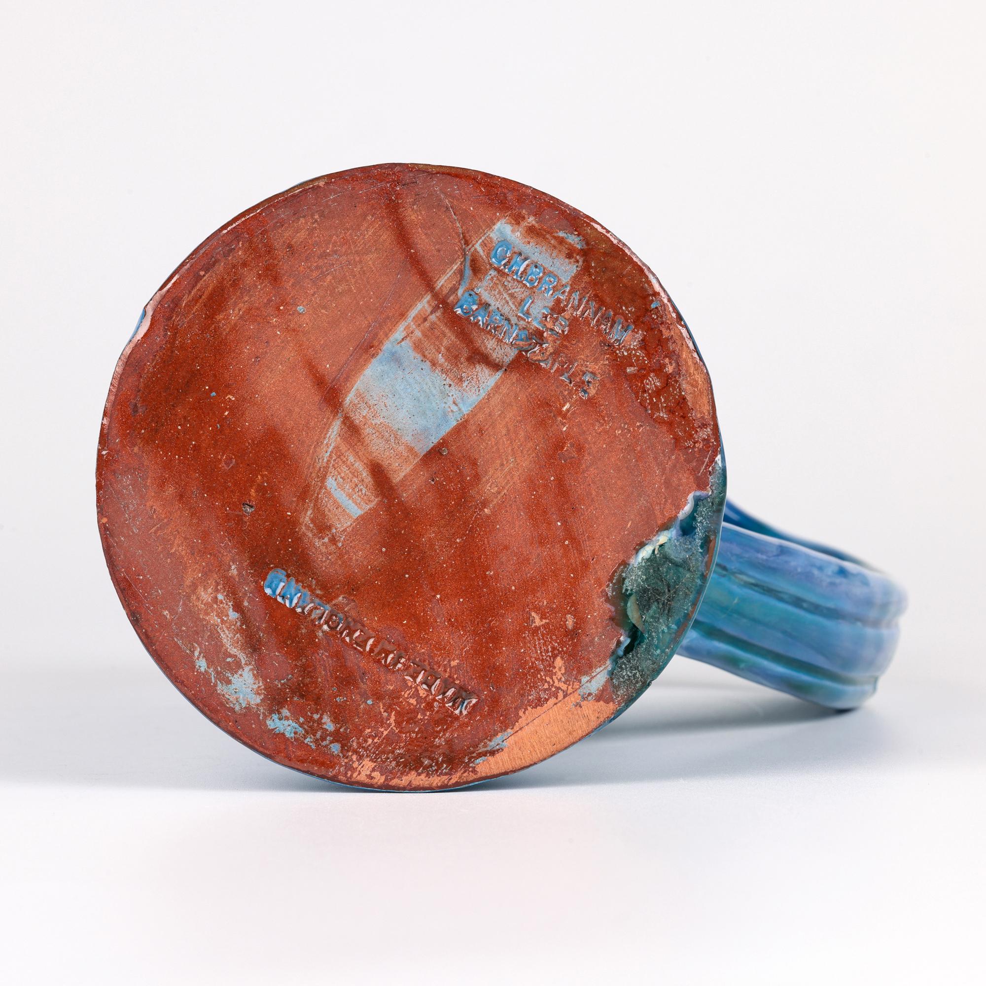 Pichet à poignée émaillé extensible bleu Charles Brannam Art Pottery en vente 7