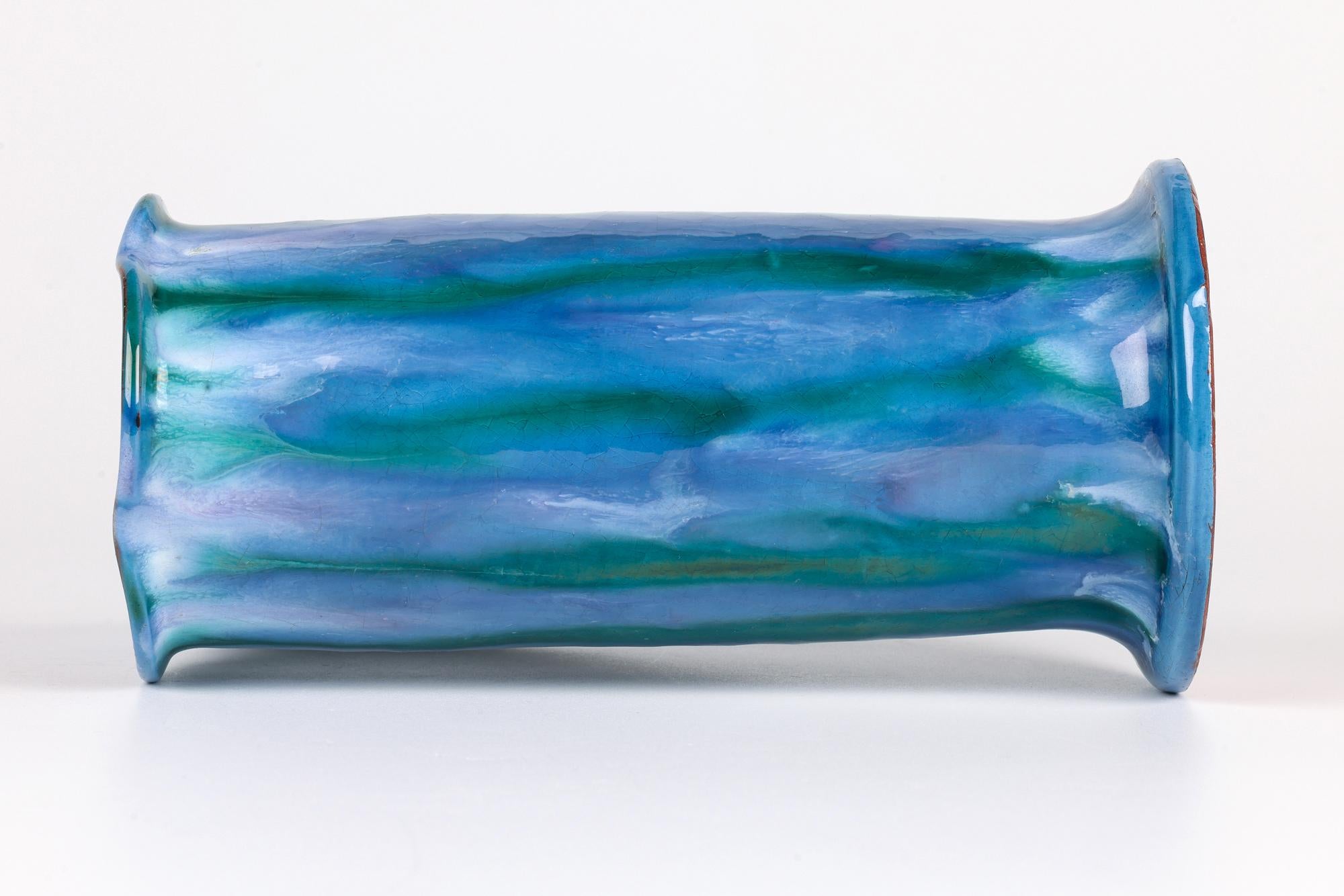 Grès Pichet à poignée émaillé extensible bleu Charles Brannam Art Pottery en vente
